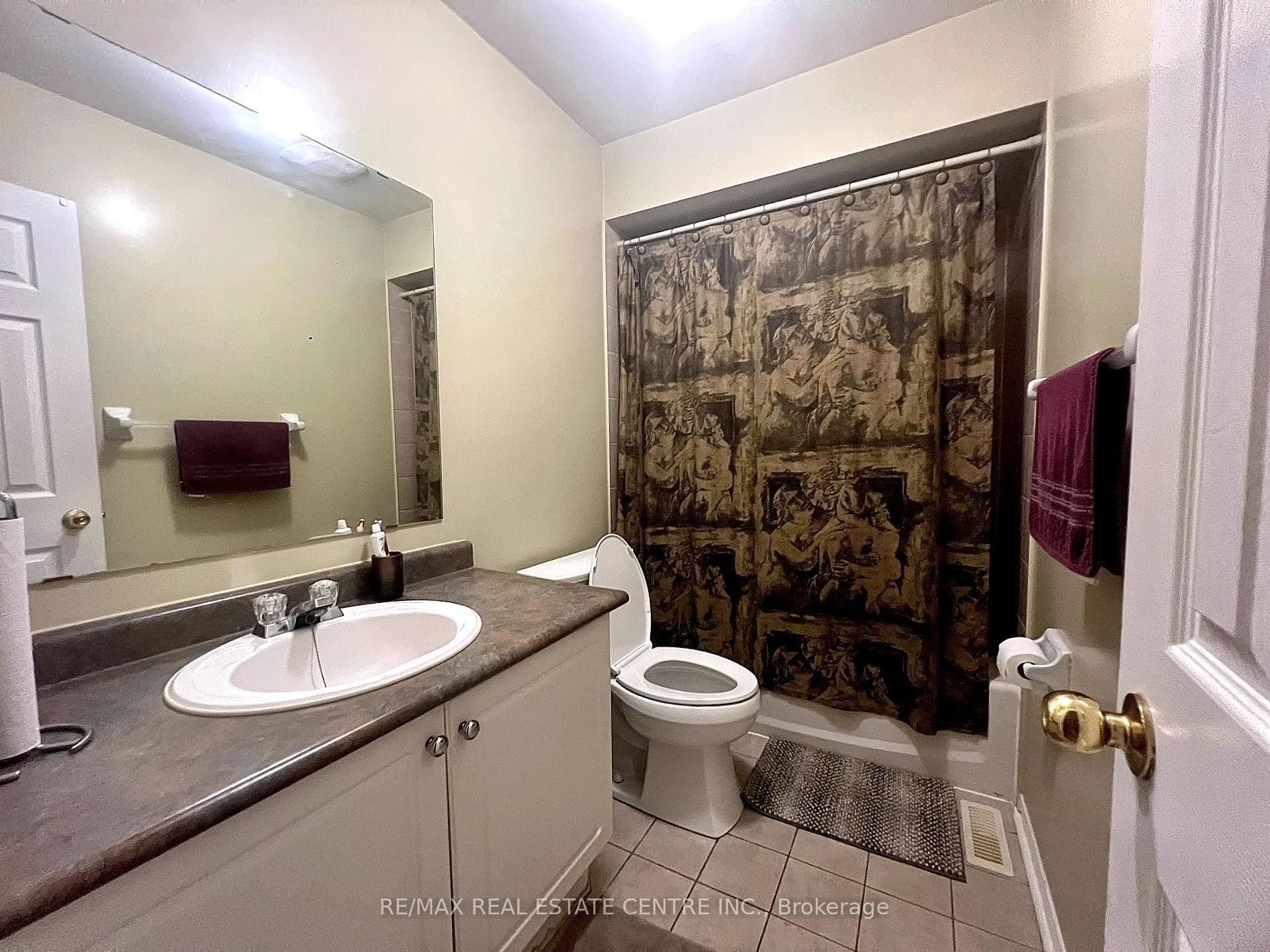 Photo 11 of 77 Zia Dodda Crescent, Brampton, Bram East — HOMEH