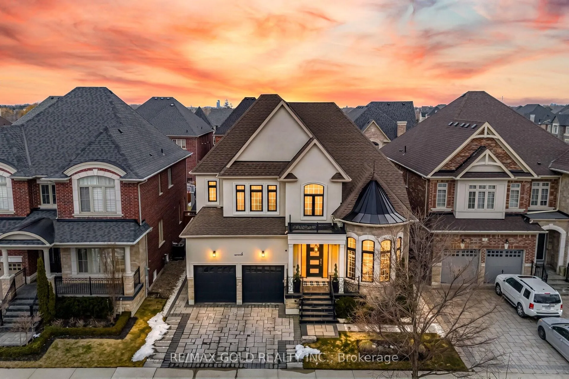 Photo 1 of 4 Spain Crescent, Brampton, Toronto Gore Rural Estate — HOMEH