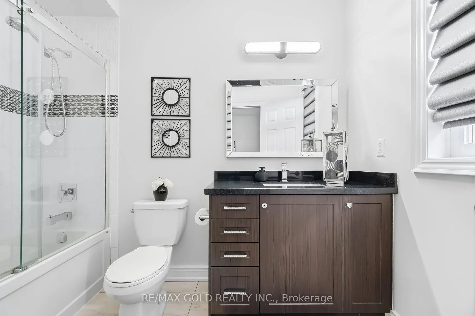 Photo 28 of 4 Spain Crescent, Brampton, Toronto Gore Rural Estate — HOMEH