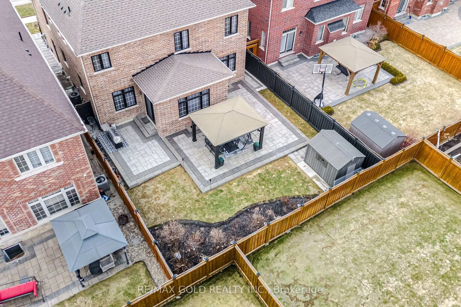 Photo 37 of 4 Spain Crescent, Brampton, Toronto Gore Rural Estate — HOMEH