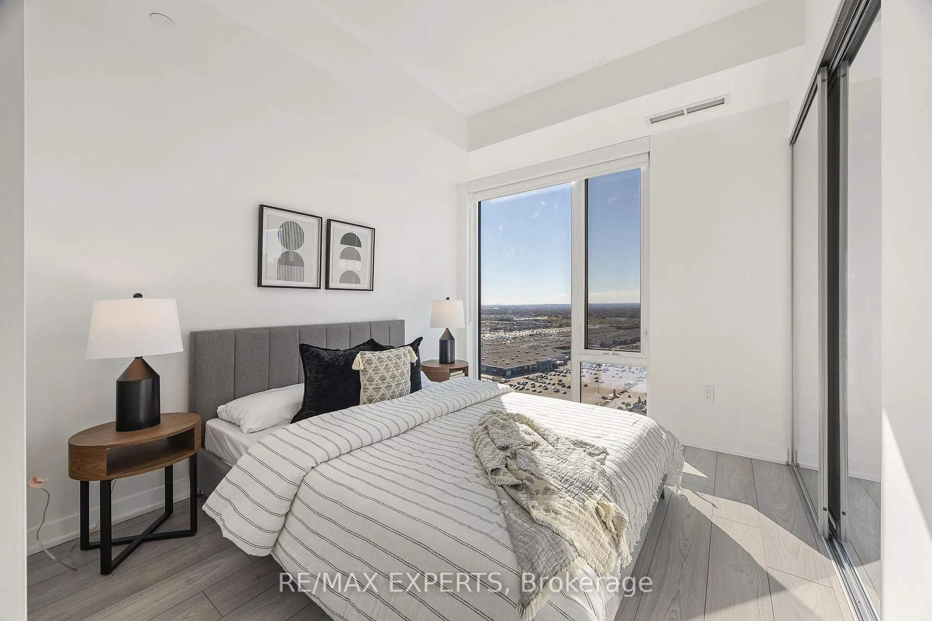 Photo 22 of Unit 2521, 10 Abeja Street, Vaughan, Concord — HOMEH