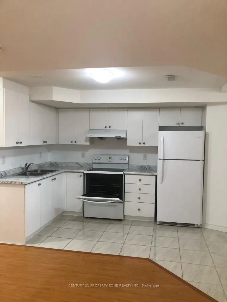 Photo 3 of 19 Angelgate Road (Basement) E, Brampton, Credit Valley — HOMEH
