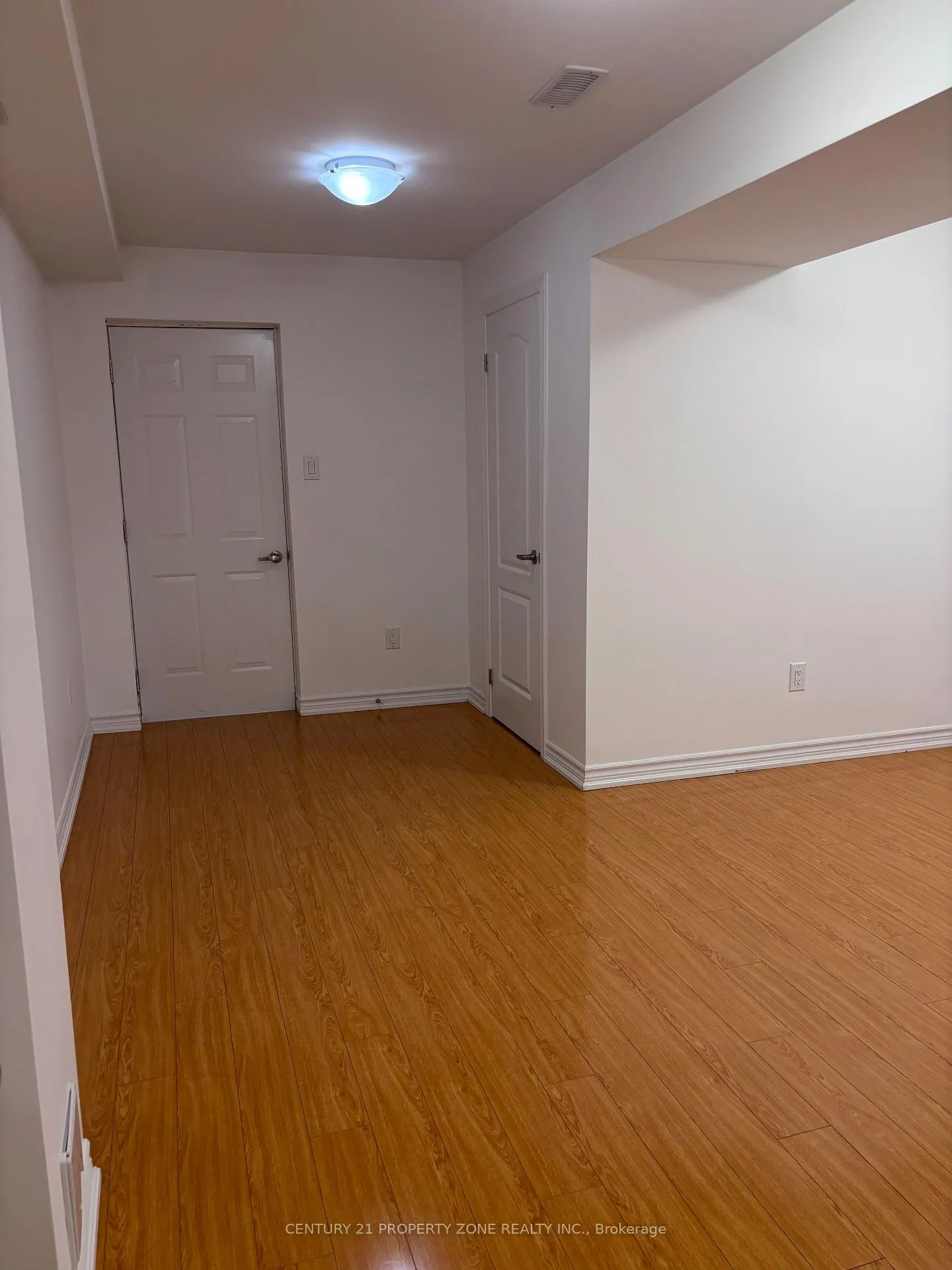 Photo 10 of 19 Angelgate Road (Basement) E, Brampton, Credit Valley — HOMEH