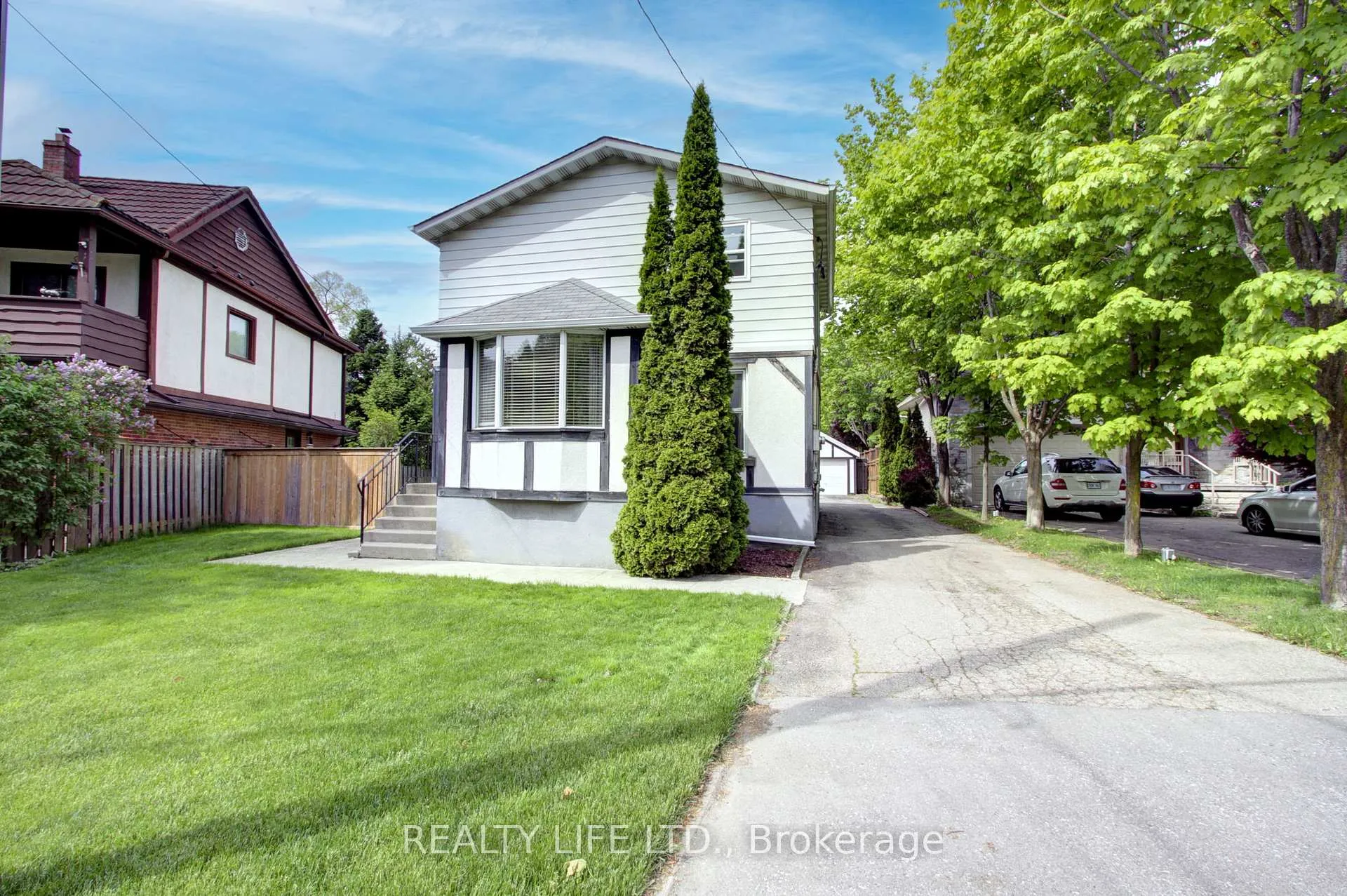 Photo 1 of 48 Bonnyview Drive, Etobicoke, Stonegate-Queensway — HOMEH