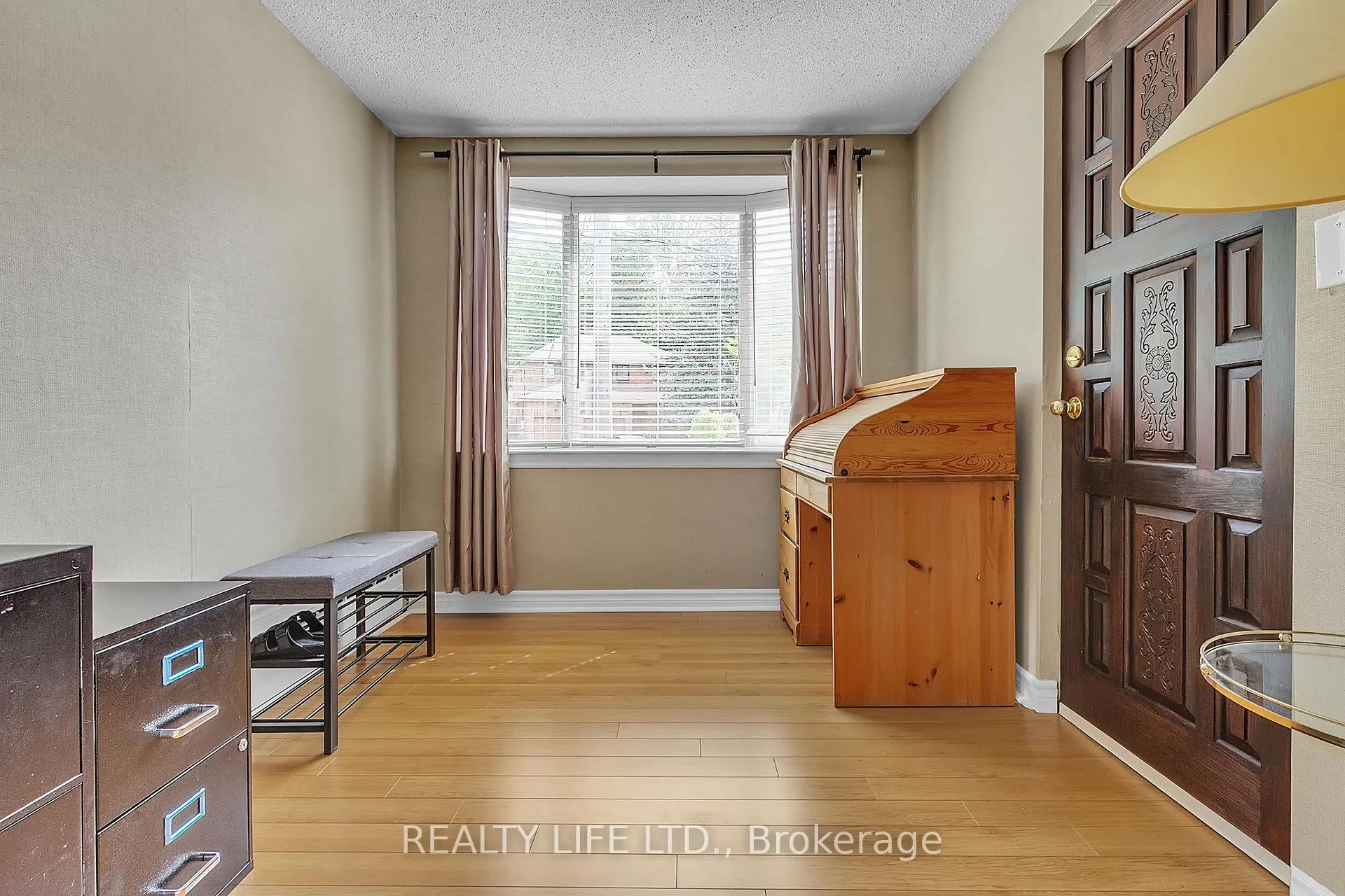 Photo 5 of 48 Bonnyview Drive, Etobicoke, Stonegate-Queensway — HOMEH
