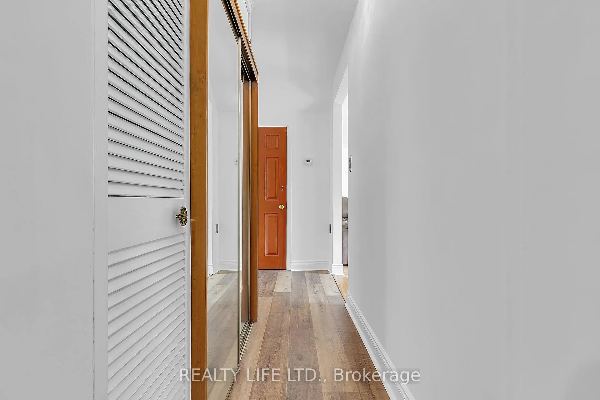 Photo 9 of 48 Bonnyview Drive, Etobicoke, Stonegate-Queensway — HOMEH