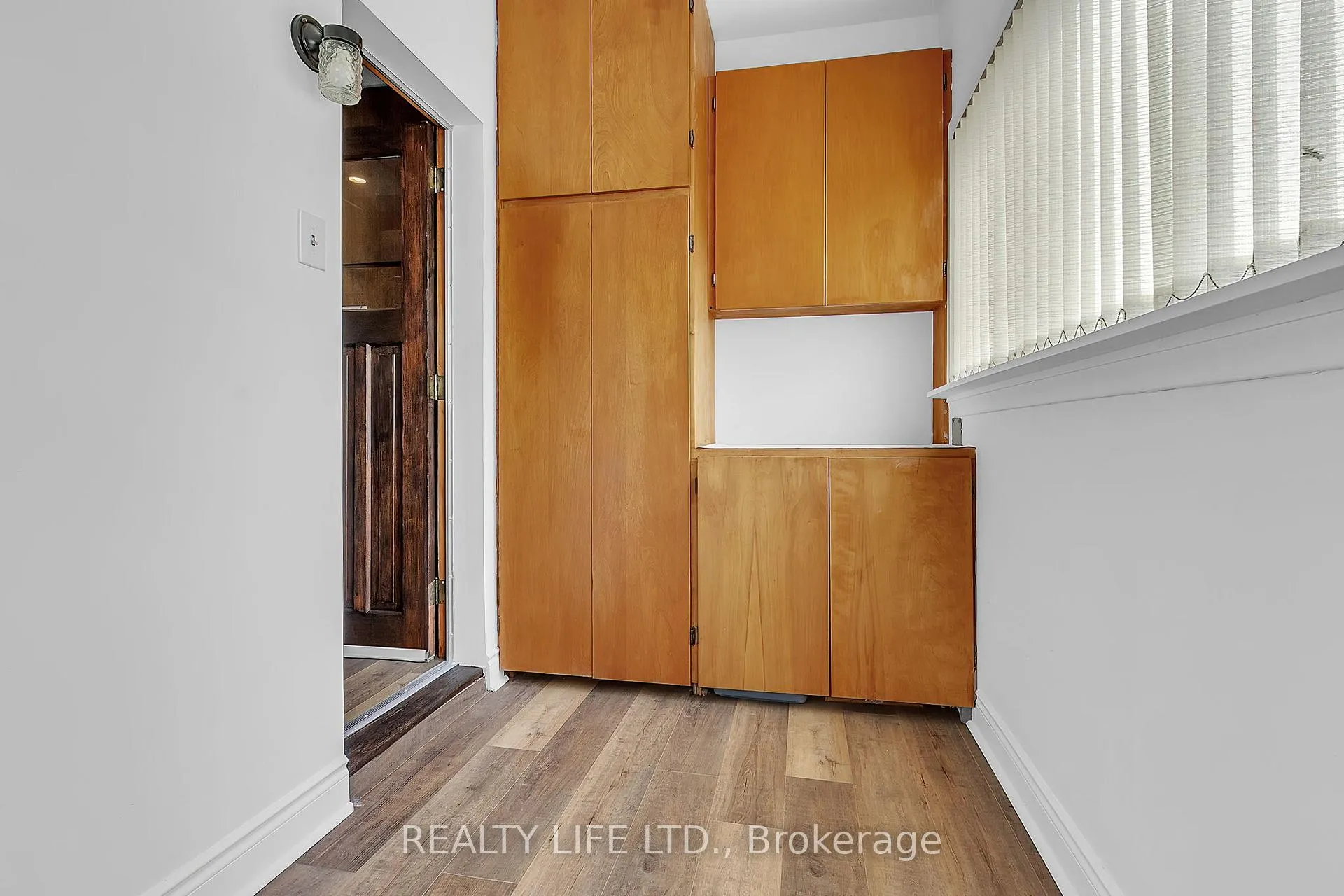 Photo 14 of 48 Bonnyview Drive, Etobicoke, Stonegate-Queensway — HOMEH