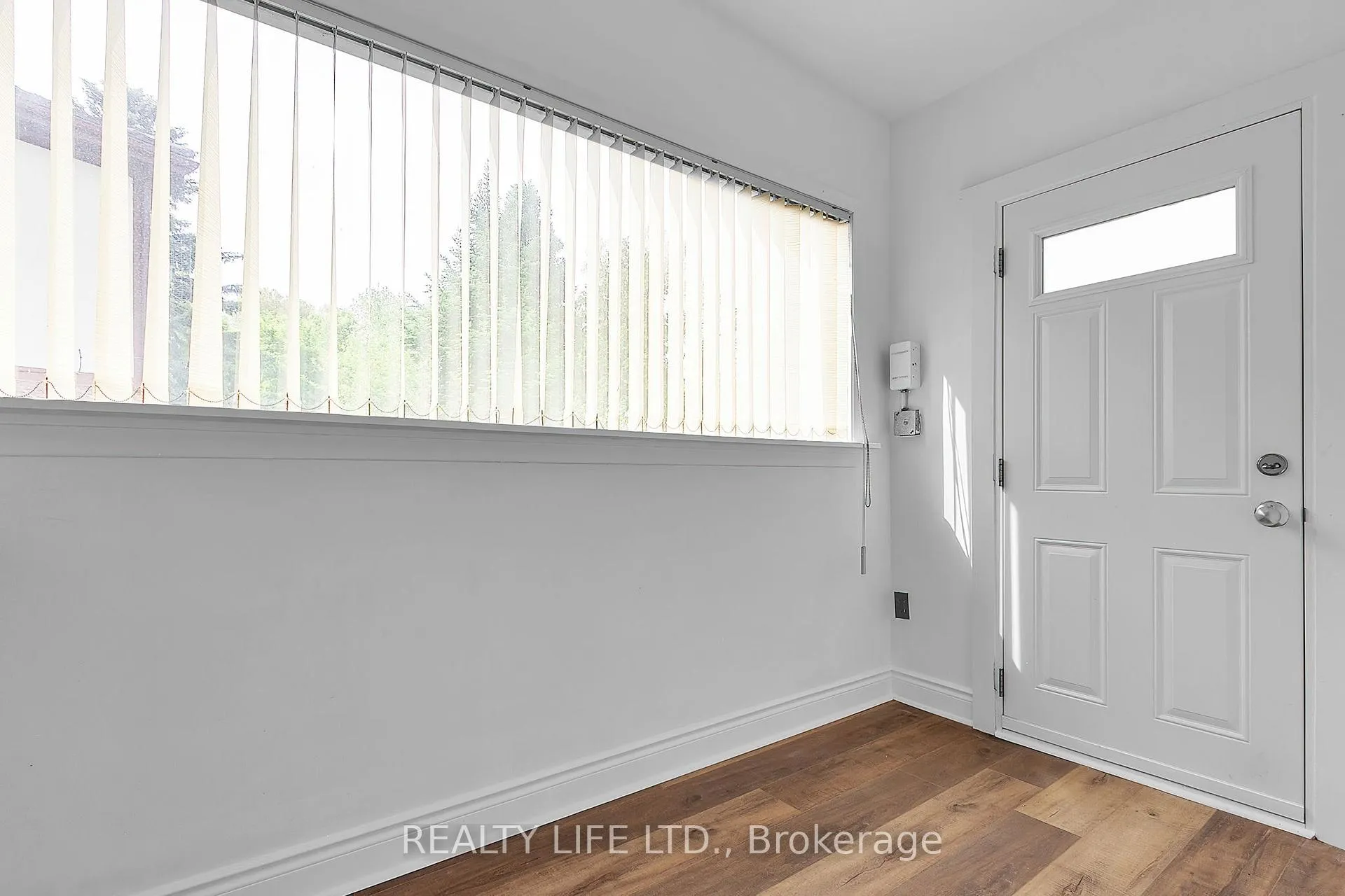 Photo 15 of 48 Bonnyview Drive, Etobicoke, Stonegate-Queensway — HOMEH