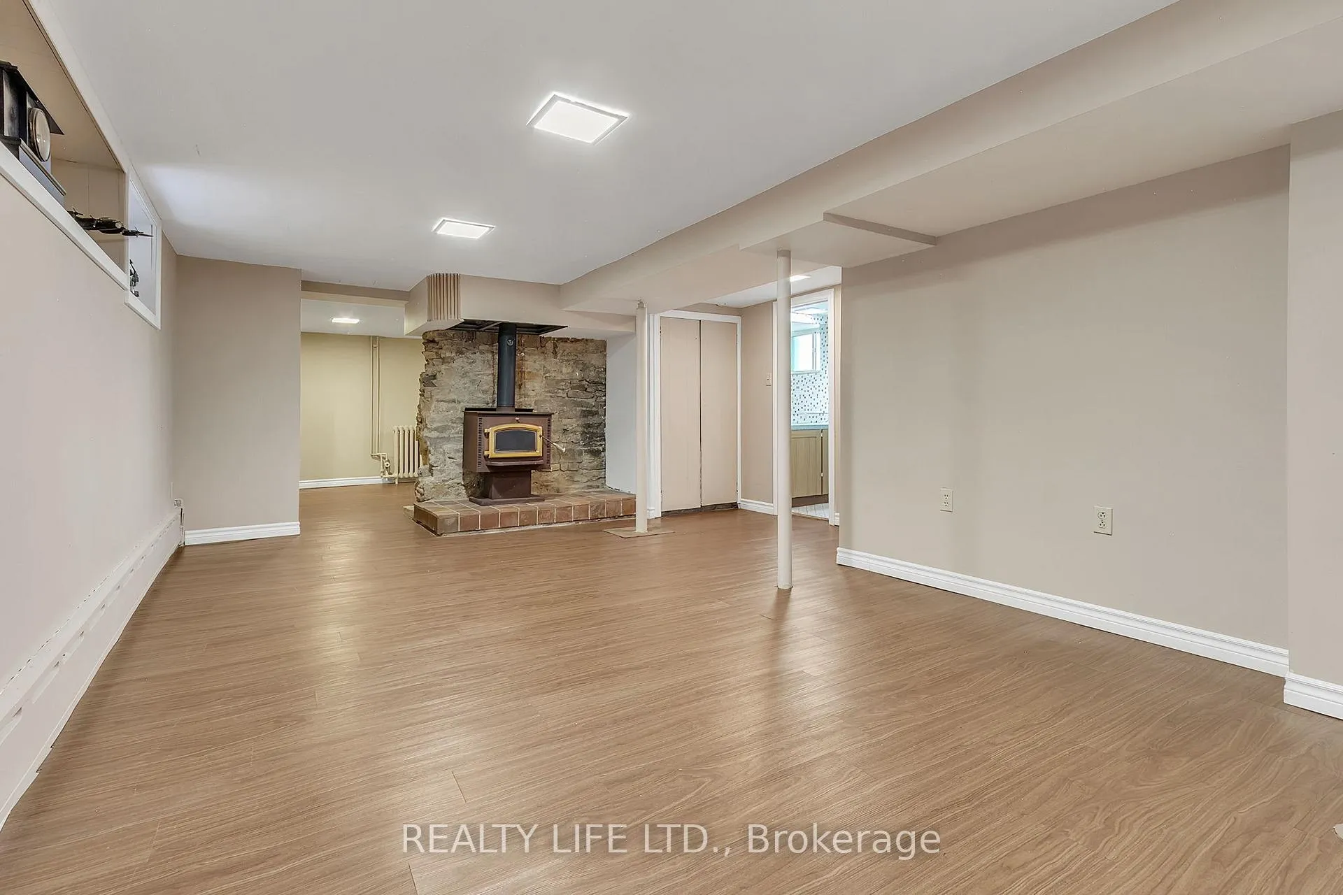 Photo 26 of 48 Bonnyview Drive, Etobicoke, Stonegate-Queensway — HOMEH
