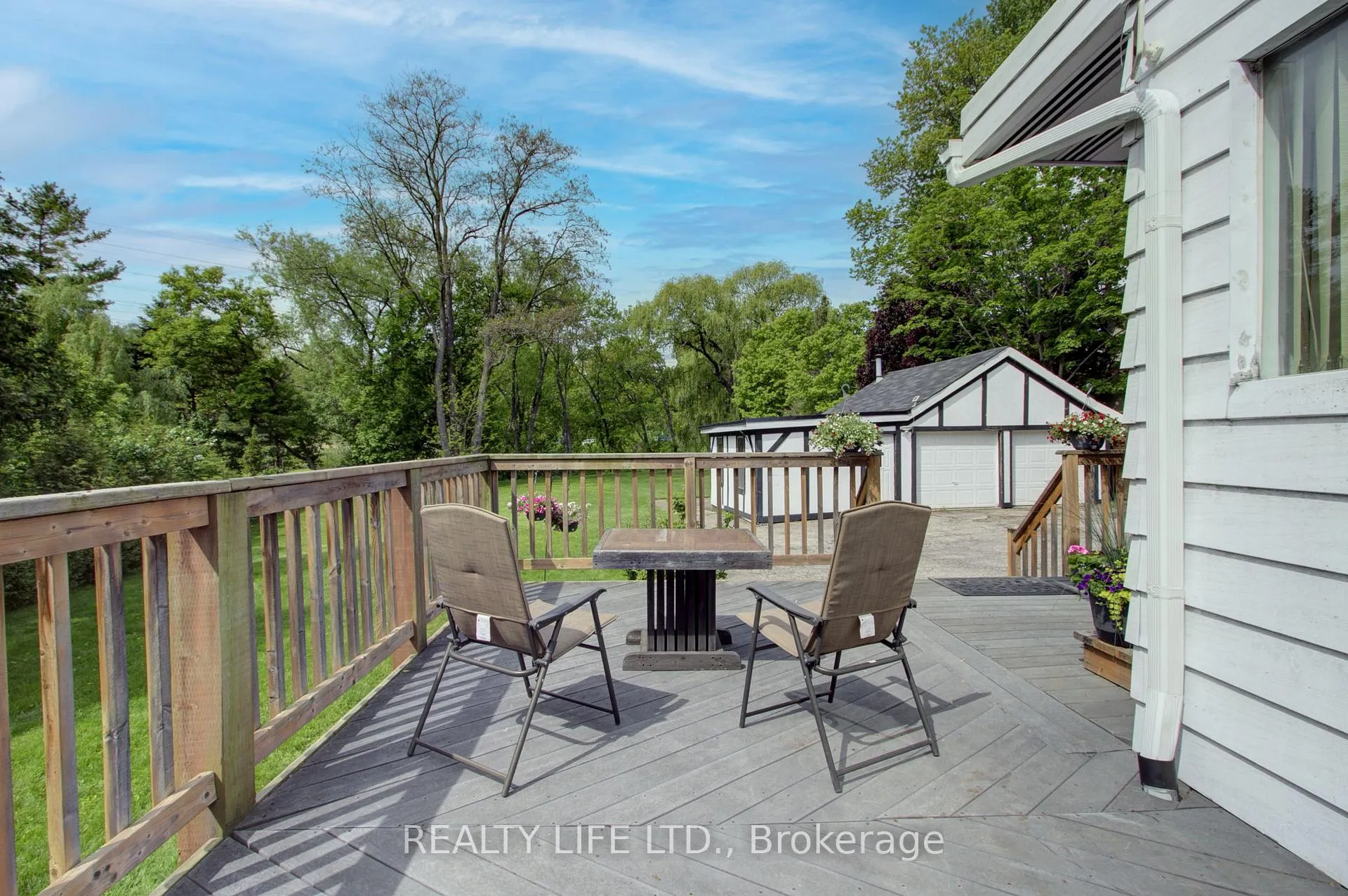 Photo 35 of 48 Bonnyview Drive, Etobicoke, Stonegate-Queensway — HOMEH