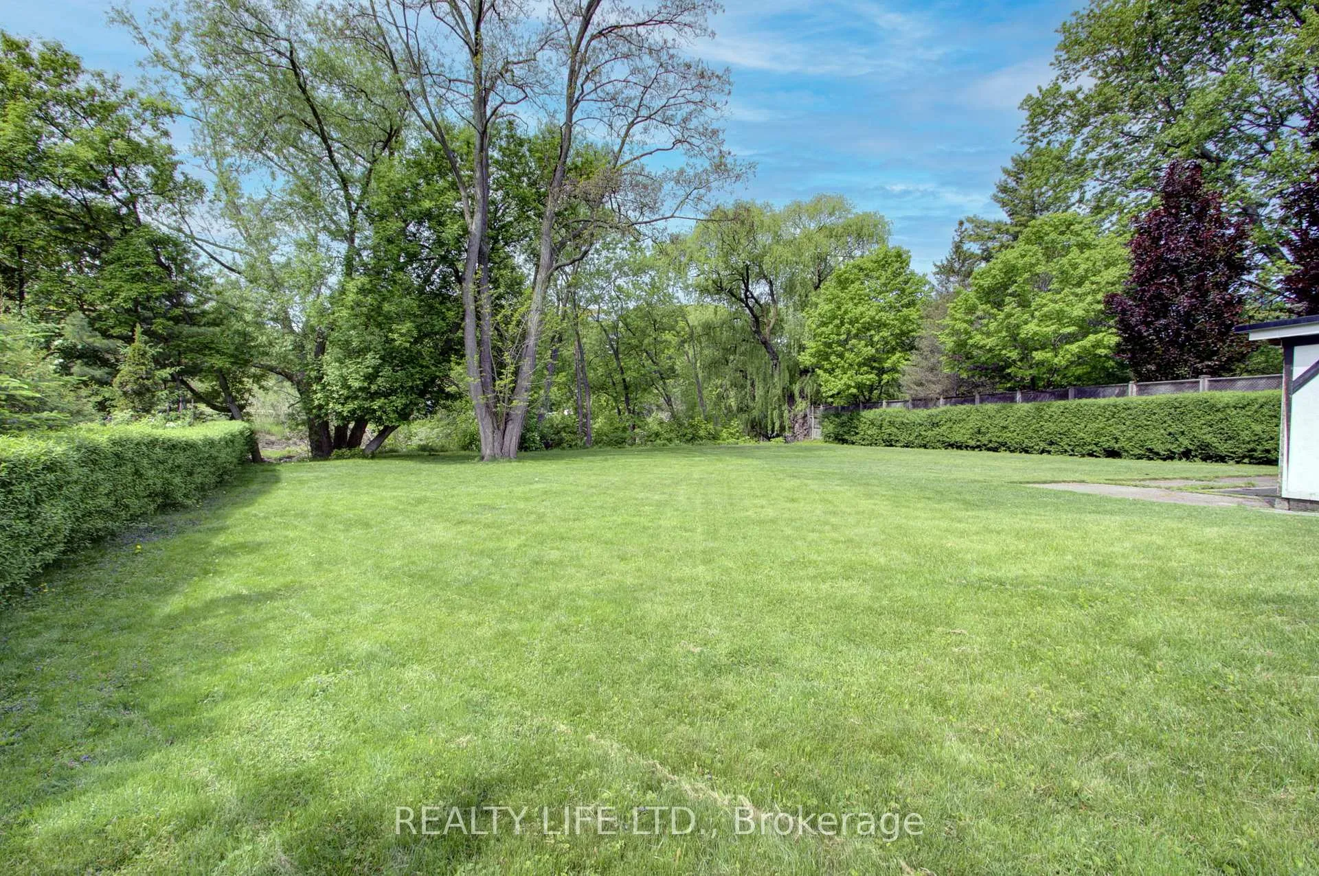 Photo 38 of 48 Bonnyview Drive, Etobicoke, Stonegate-Queensway — HOMEH