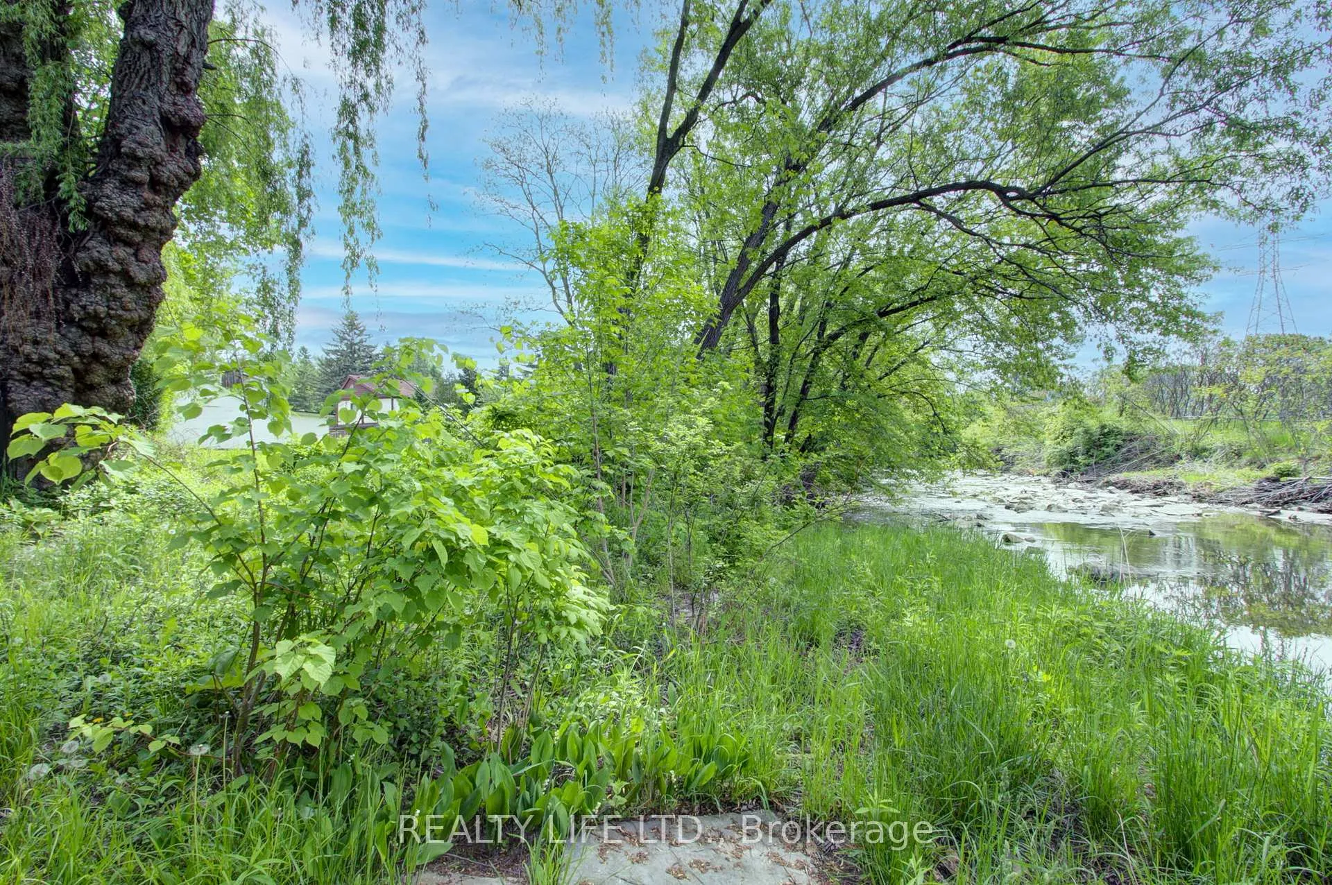 Photo 41 of 48 Bonnyview Drive, Etobicoke, Stonegate-Queensway — HOMEH