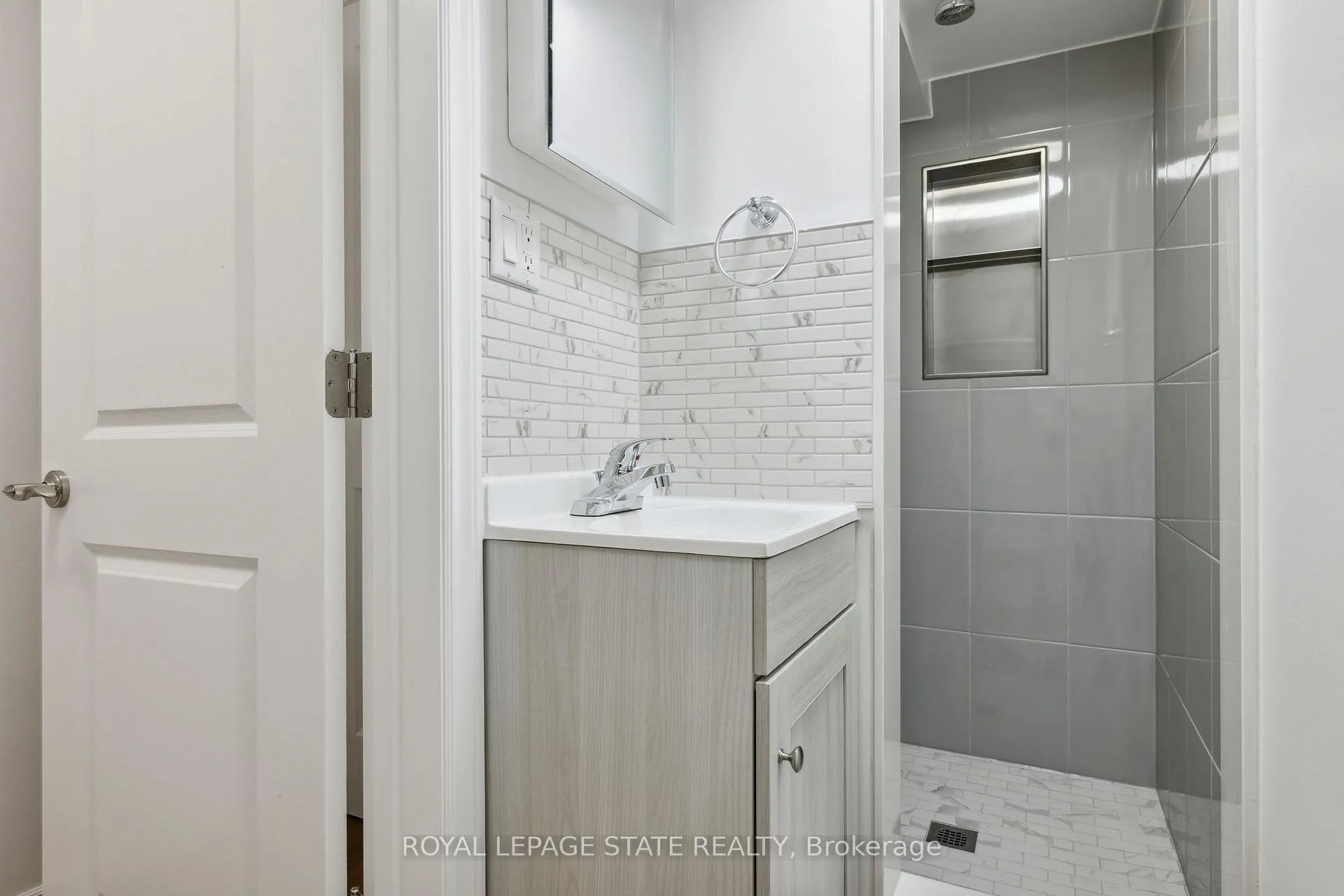 Photo 6 of Unit Lower, 79 Delena Avenue N, Hamilton, McQuesten — HOMEH