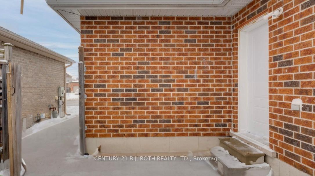 Photo 2 of Unit LOWER, 361 Georgian Drive, Barrie, Georgian Drive — HOMEH