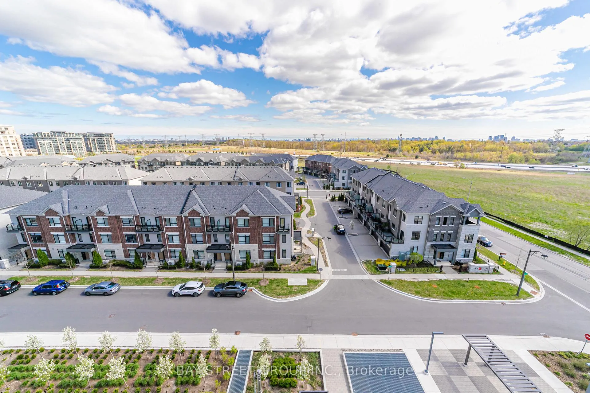 Photo 6 of Unit 709, 12 Gandhi Lane, Markham, Commerce Valley — HOMEH
