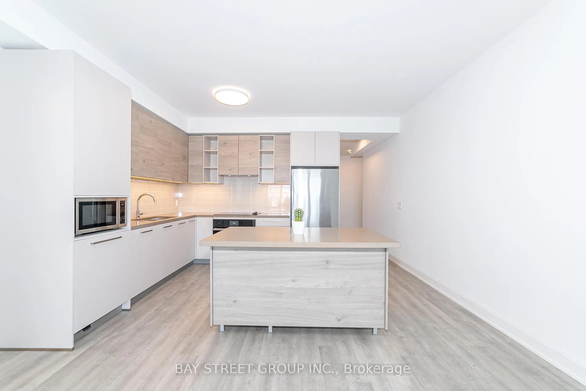 Photo 7 of Unit 709, 12 Gandhi Lane, Markham, Commerce Valley — HOMEH