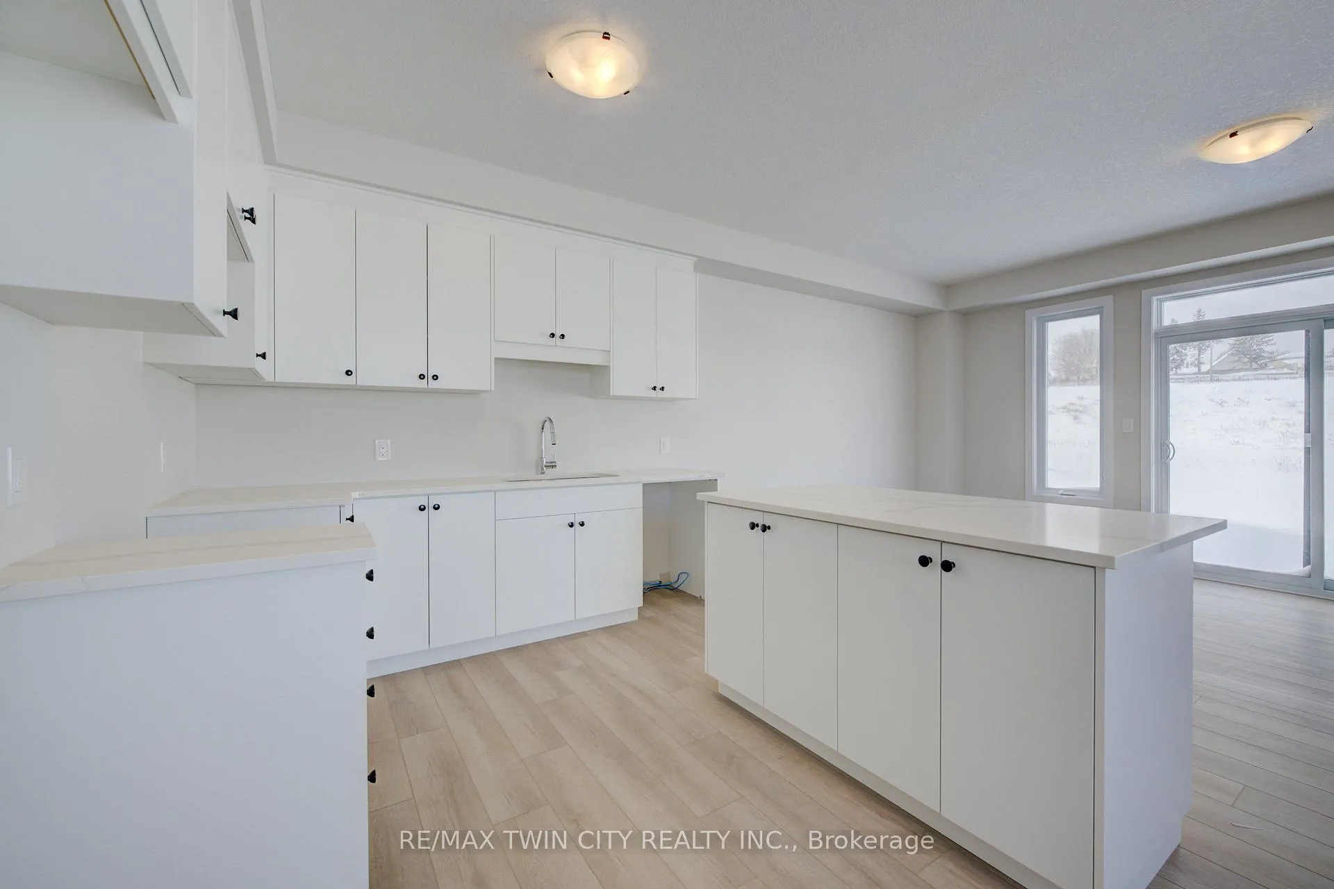 Photo 3 of 169 Dunnigan Drive, Kitchener — HOMEH