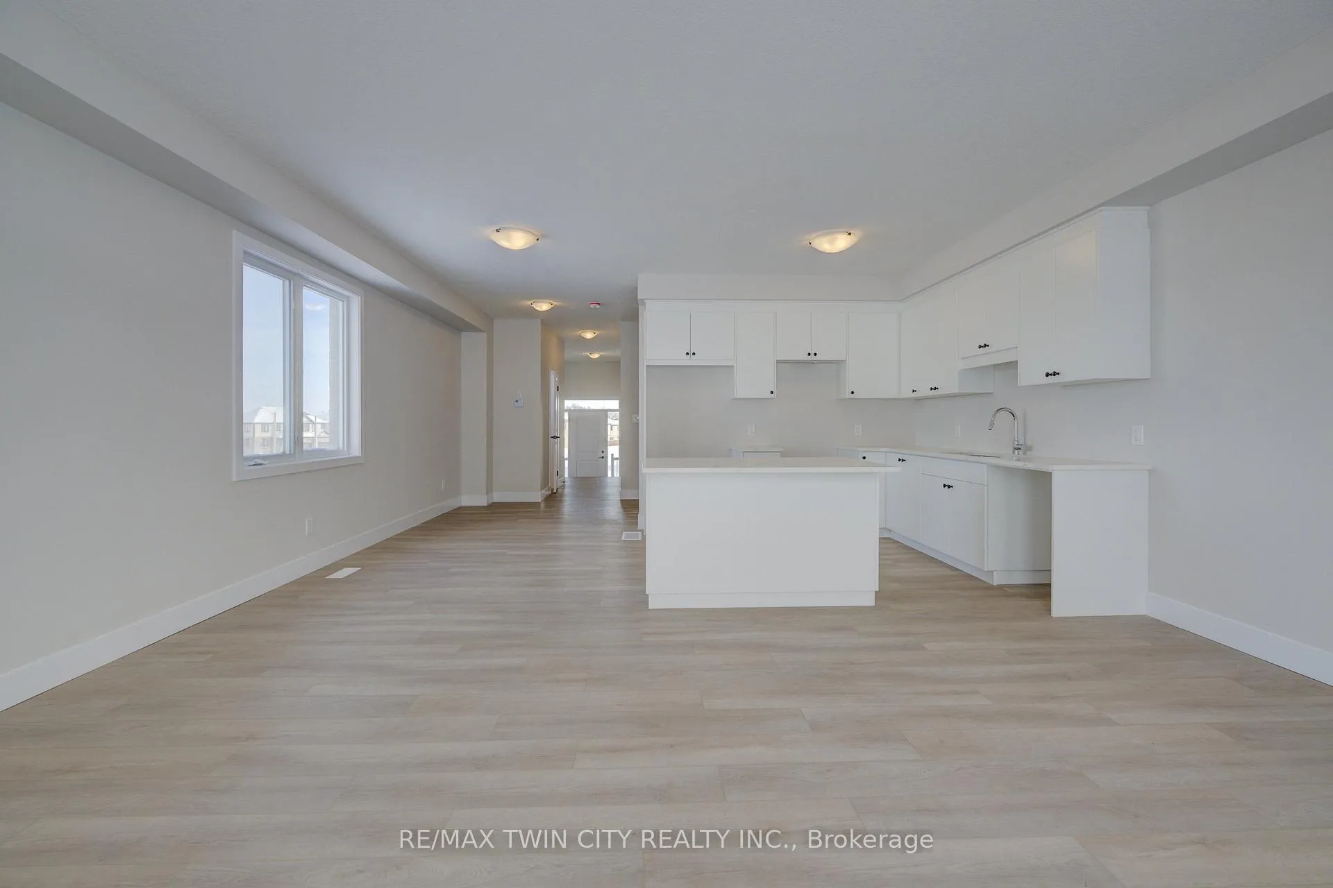 Photo 6 of 169 Dunnigan Drive, Kitchener — HOMEH