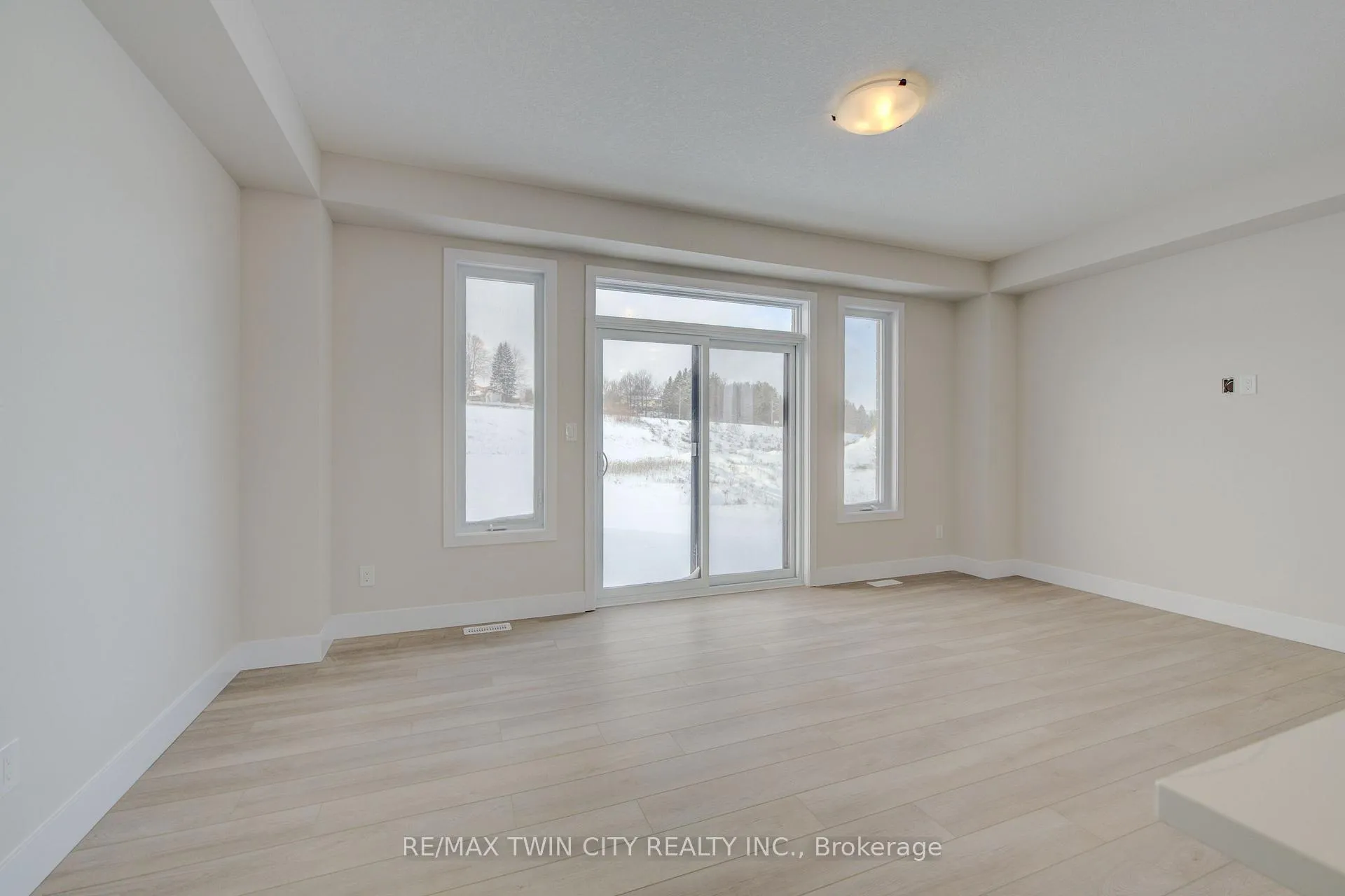 Photo 9 of 169 Dunnigan Drive, Kitchener — HOMEH