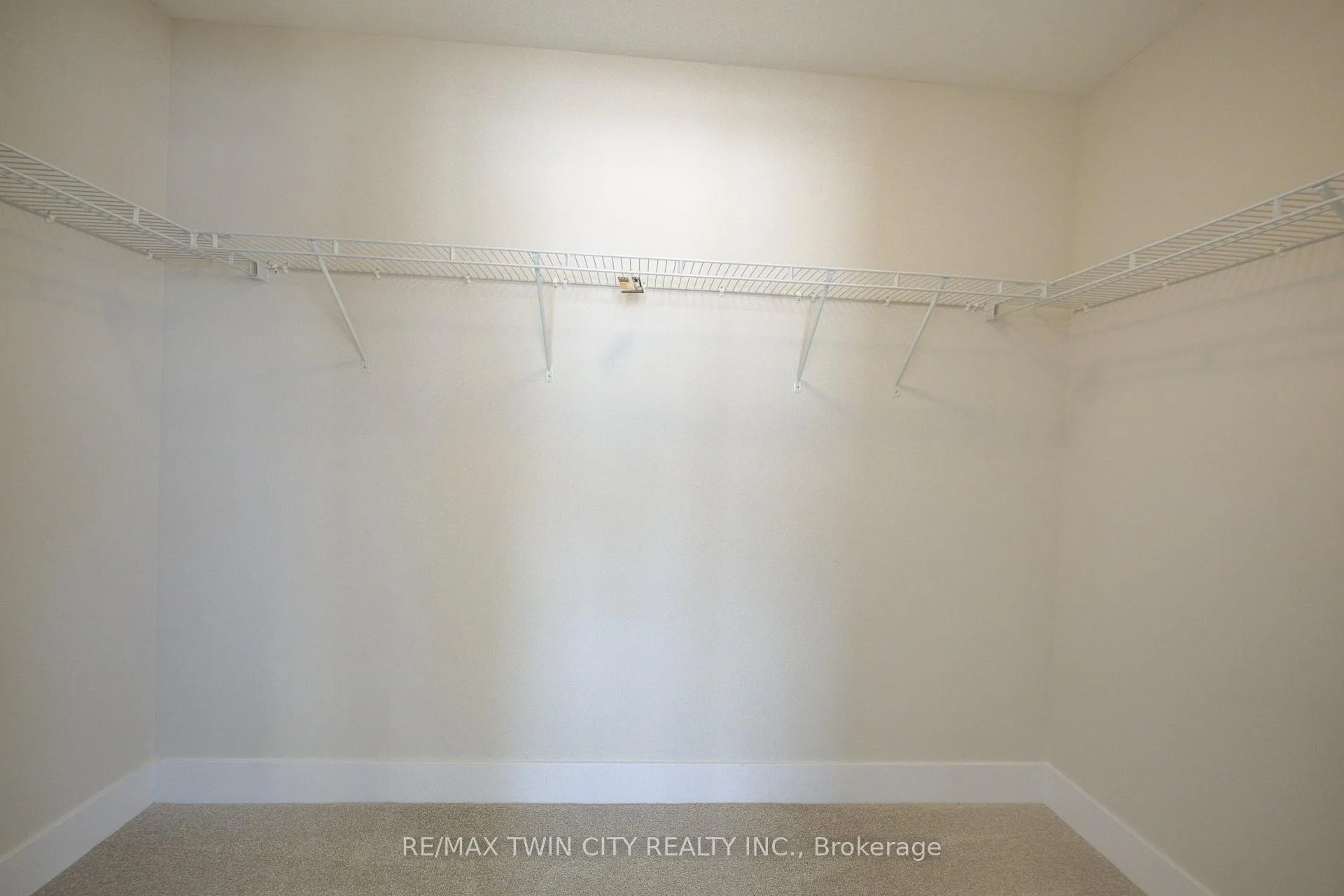 Photo 16 of 169 Dunnigan Drive, Kitchener — HOMEH