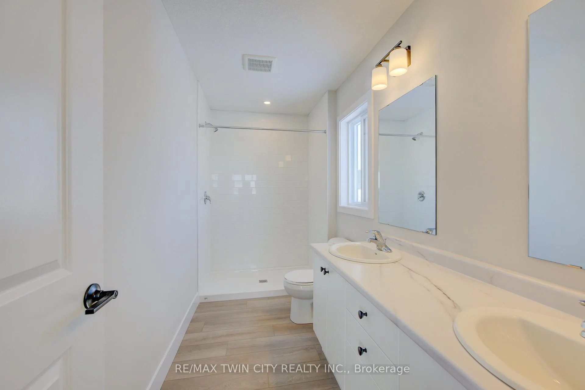 Photo 17 of 169 Dunnigan Drive, Kitchener — HOMEH