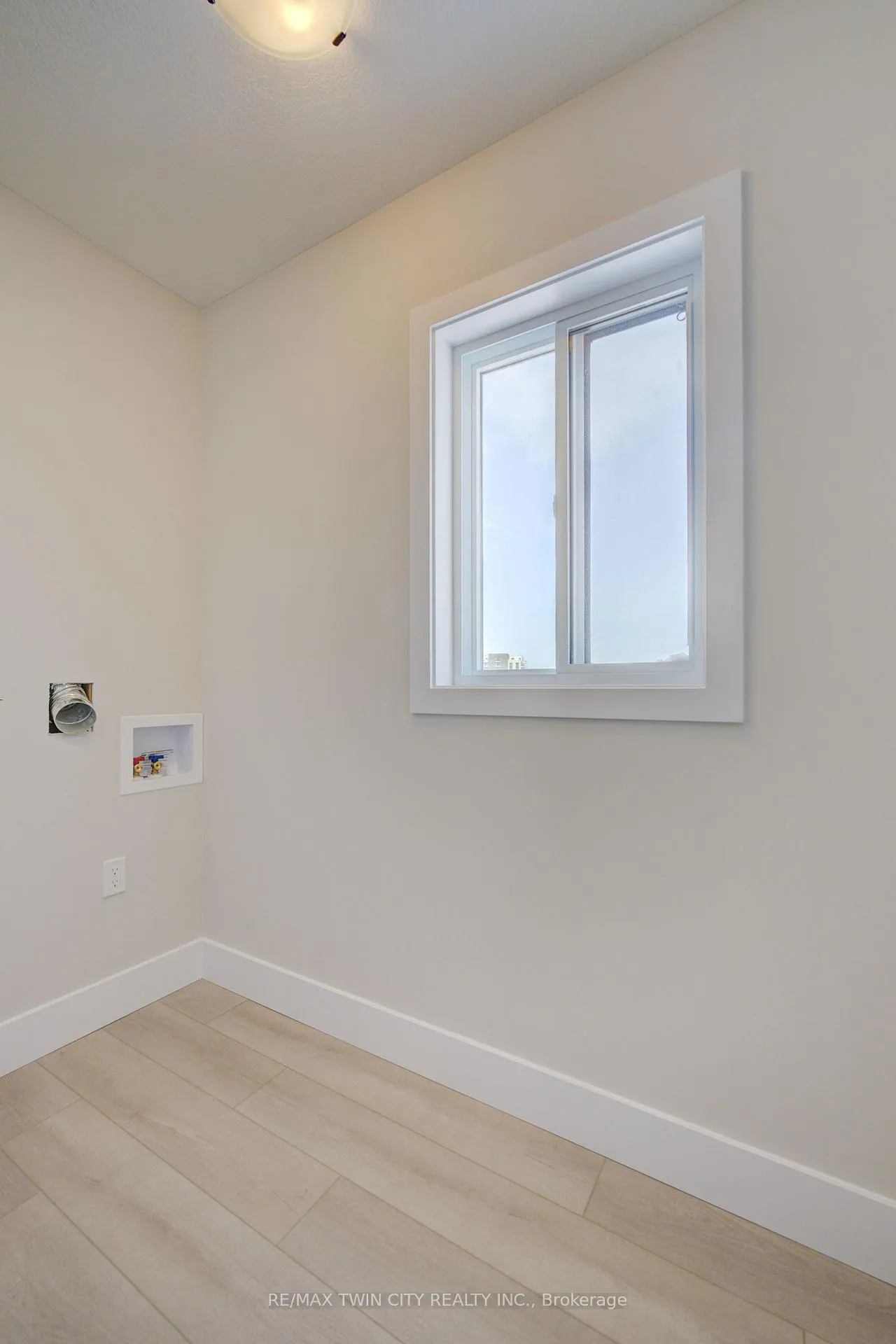Photo 19 of 169 Dunnigan Drive, Kitchener — HOMEH