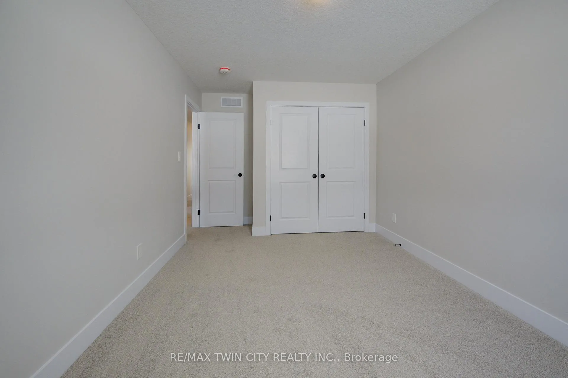 Photo 21 of 169 Dunnigan Drive, Kitchener — HOMEH