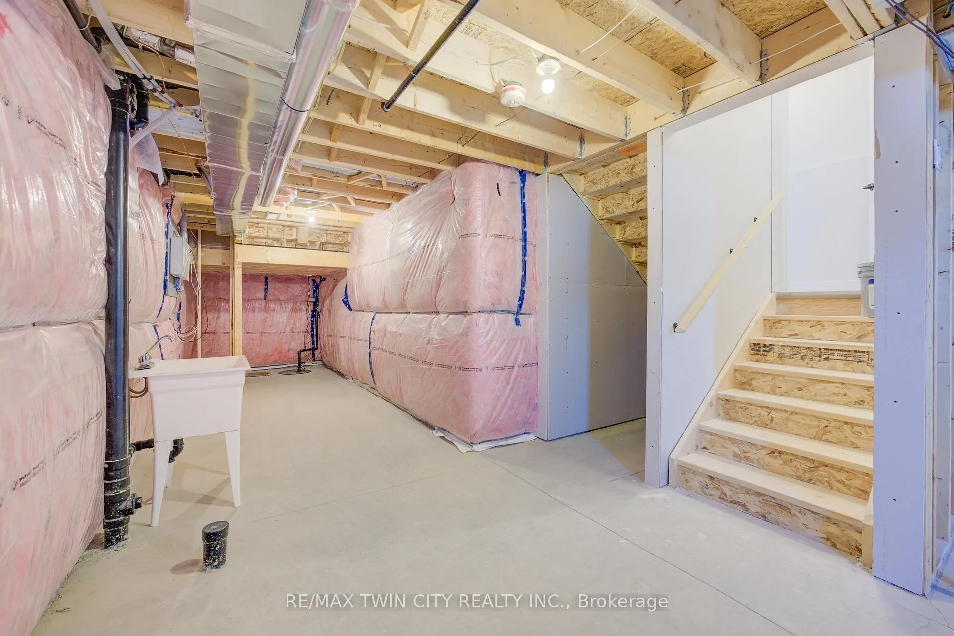 Photo 24 of 169 Dunnigan Drive, Kitchener — HOMEH
