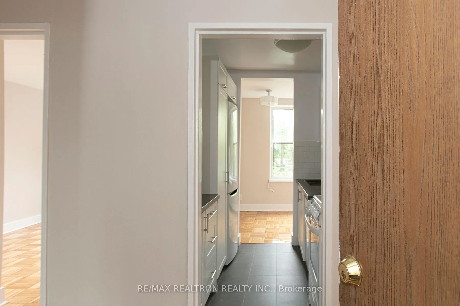 Front of Unit 305, 1545 Bathurst Street