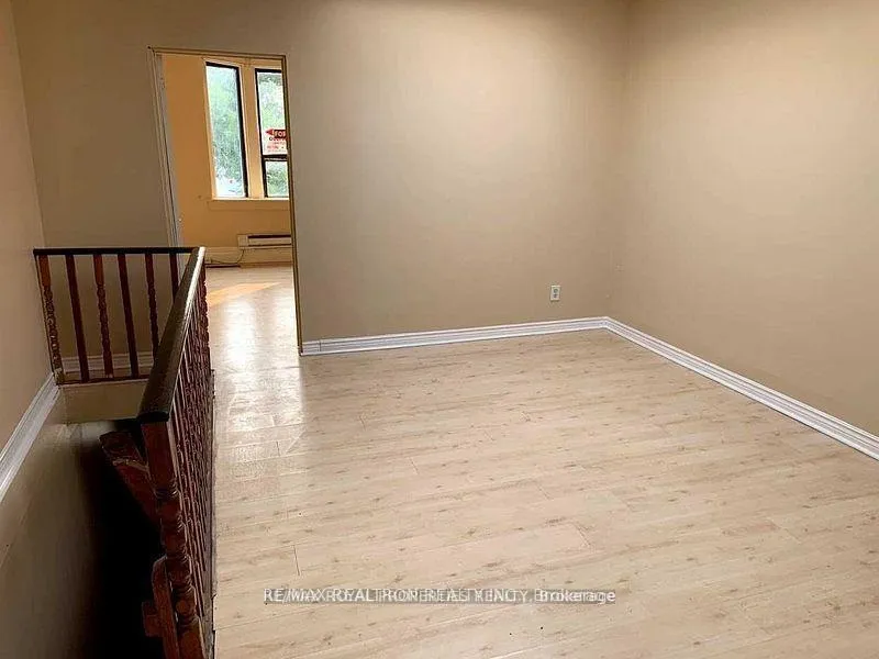 Photo 2 of Unit 2nd Floor, 352 Pape Avenue, Toronto, South Riverdale — HOMEH