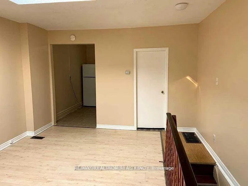 Photo 3 of Unit 2nd Floor, 352 Pape Avenue, Toronto, South Riverdale — HOMEH