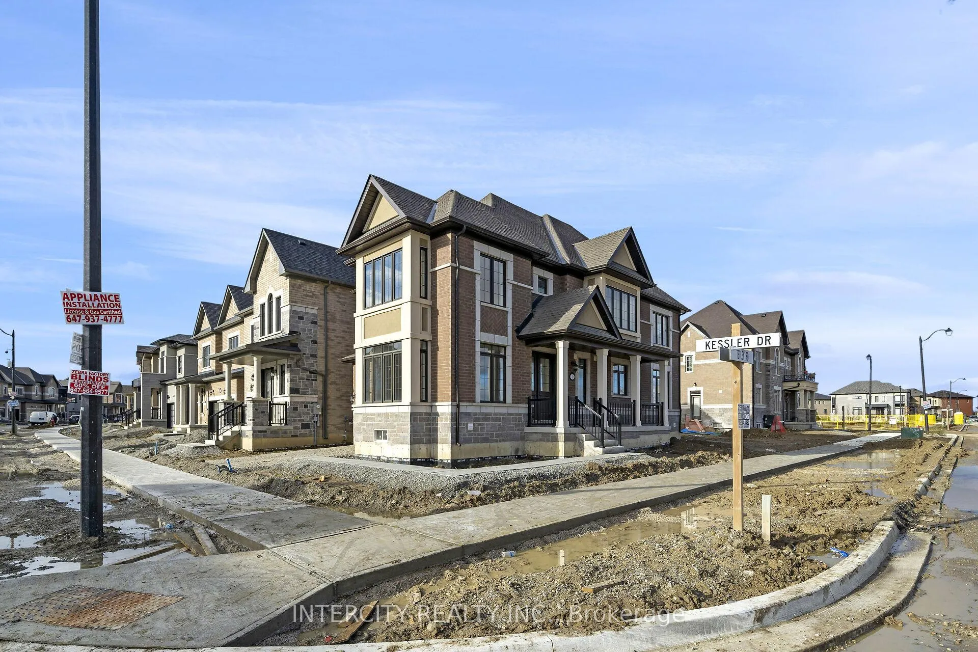 Photo 5 of Unit Lot 107, 10 Tetley Road, Brampton, Sandringham-Wellington North — HOMEH