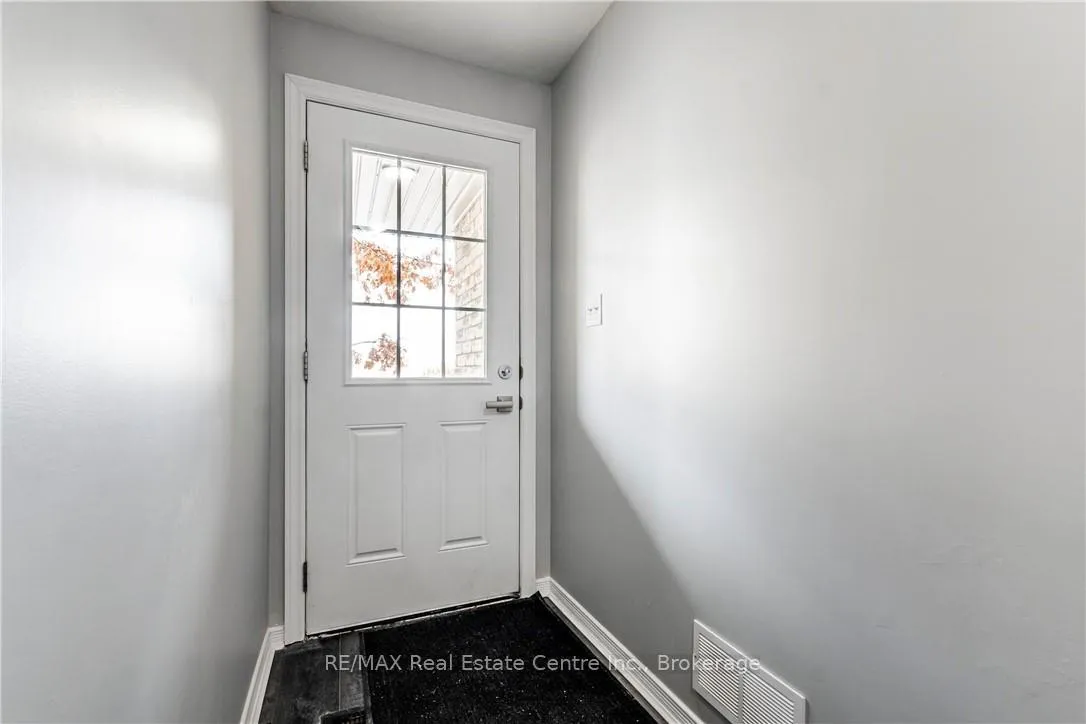 Photo 3 of Unit B9, 155 Highland Crescent, Waterloo — HOMEH