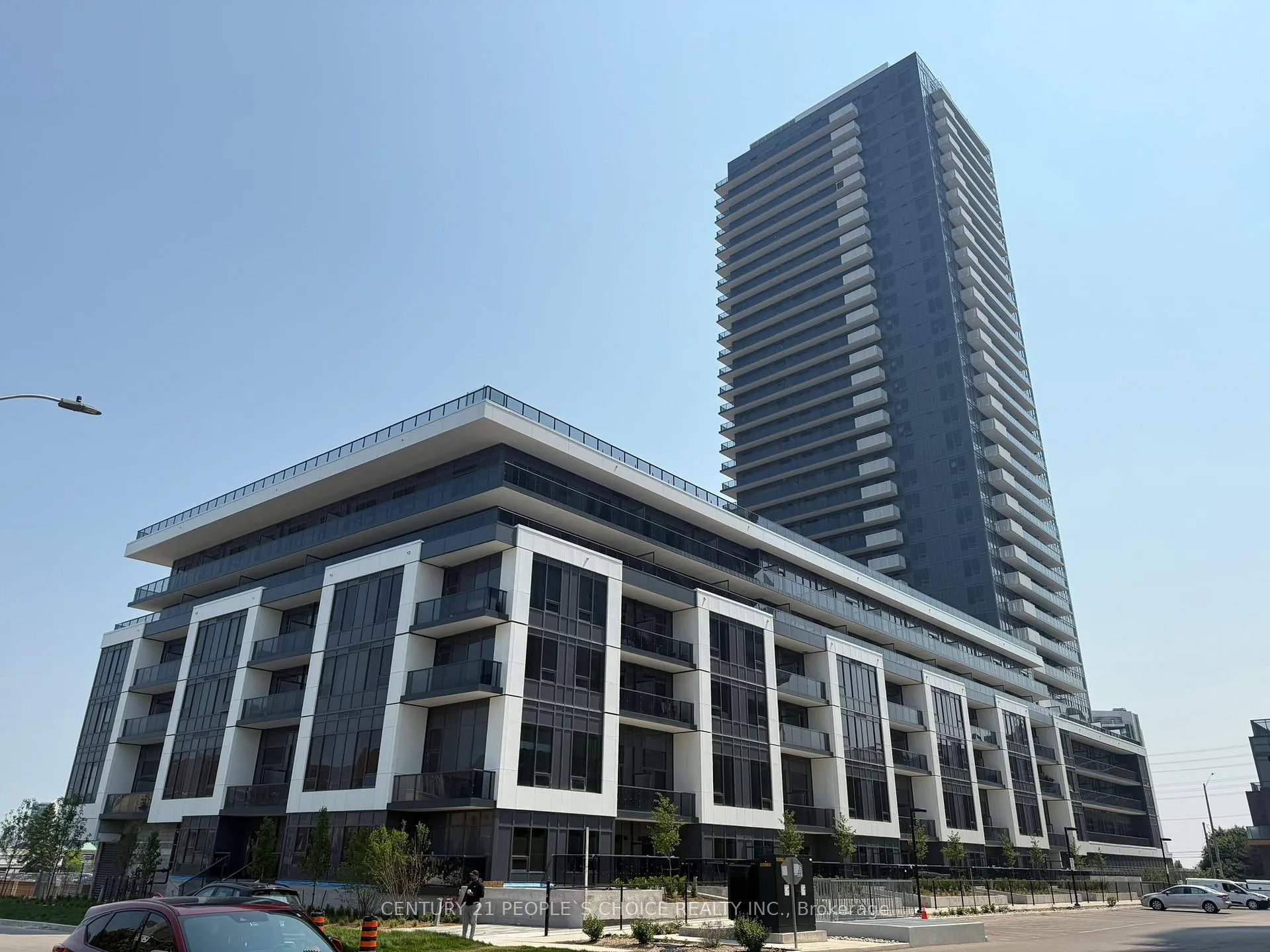 Front of Unit 1904, 5105 Hurontario Street W
