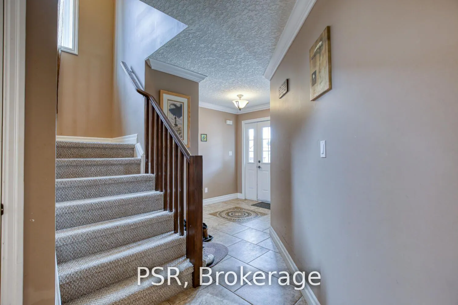 Photo 11 of 38 Huck Crescent, Kitchener — HOMEH
