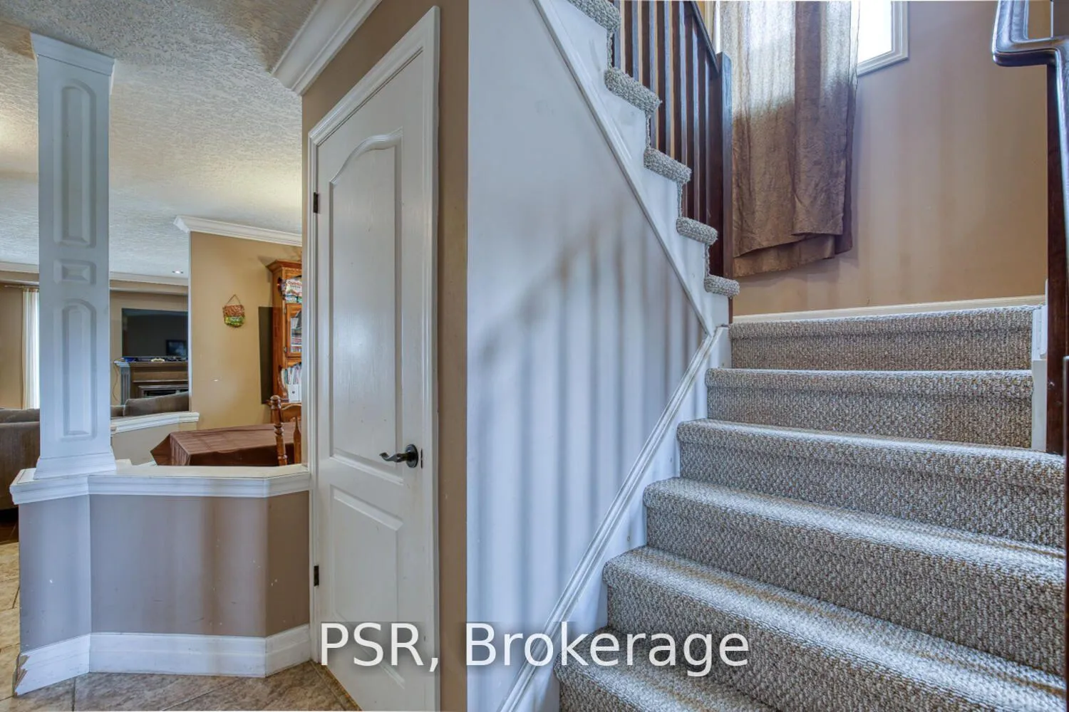 Photo 12 of 38 Huck Crescent, Kitchener — HOMEH