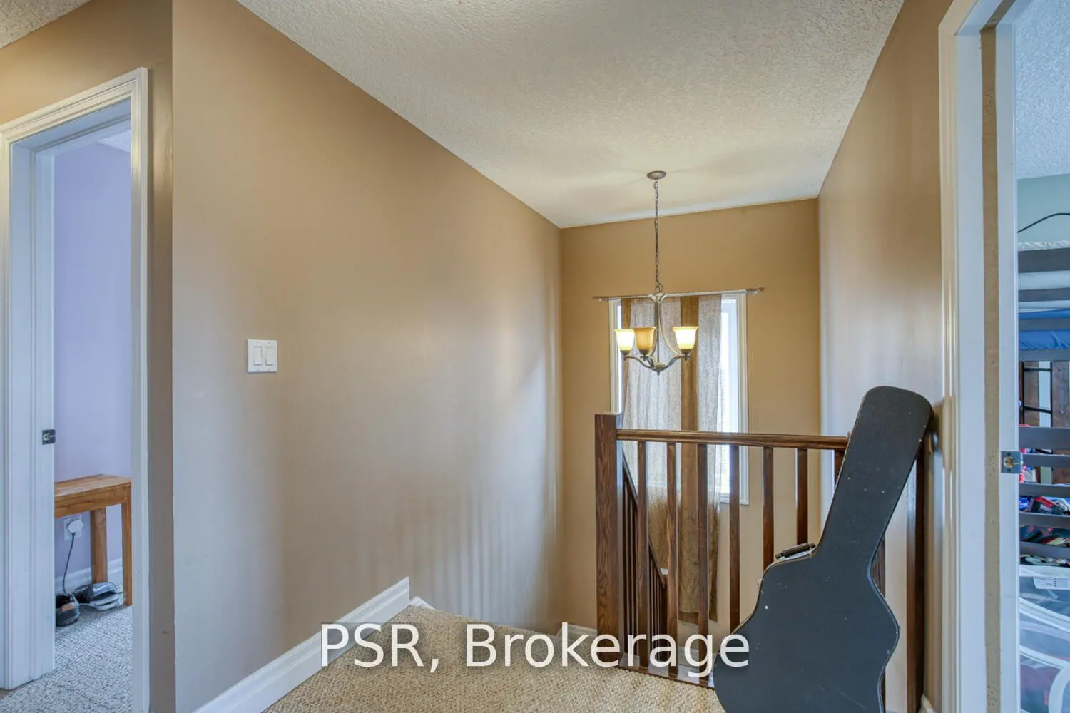 Photo 13 of 38 Huck Crescent, Kitchener — HOMEH
