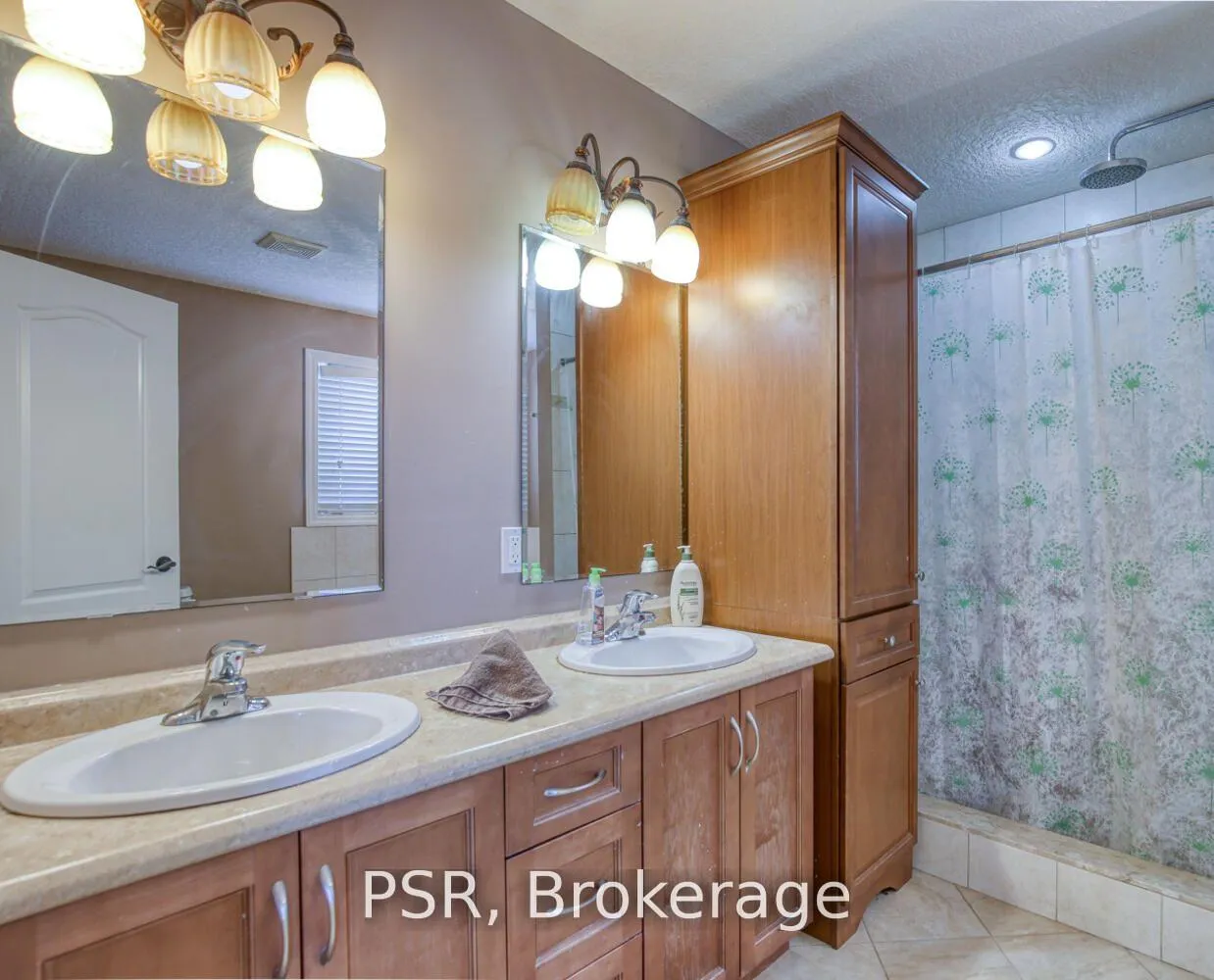 Photo 17 of 38 Huck Crescent, Kitchener — HOMEH