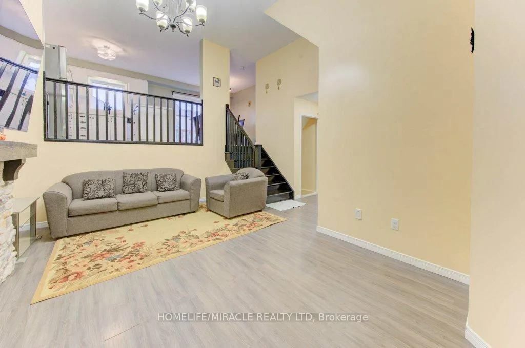 Photo 5 of 199 Cranbrook Street, Kitchener — HOMEH