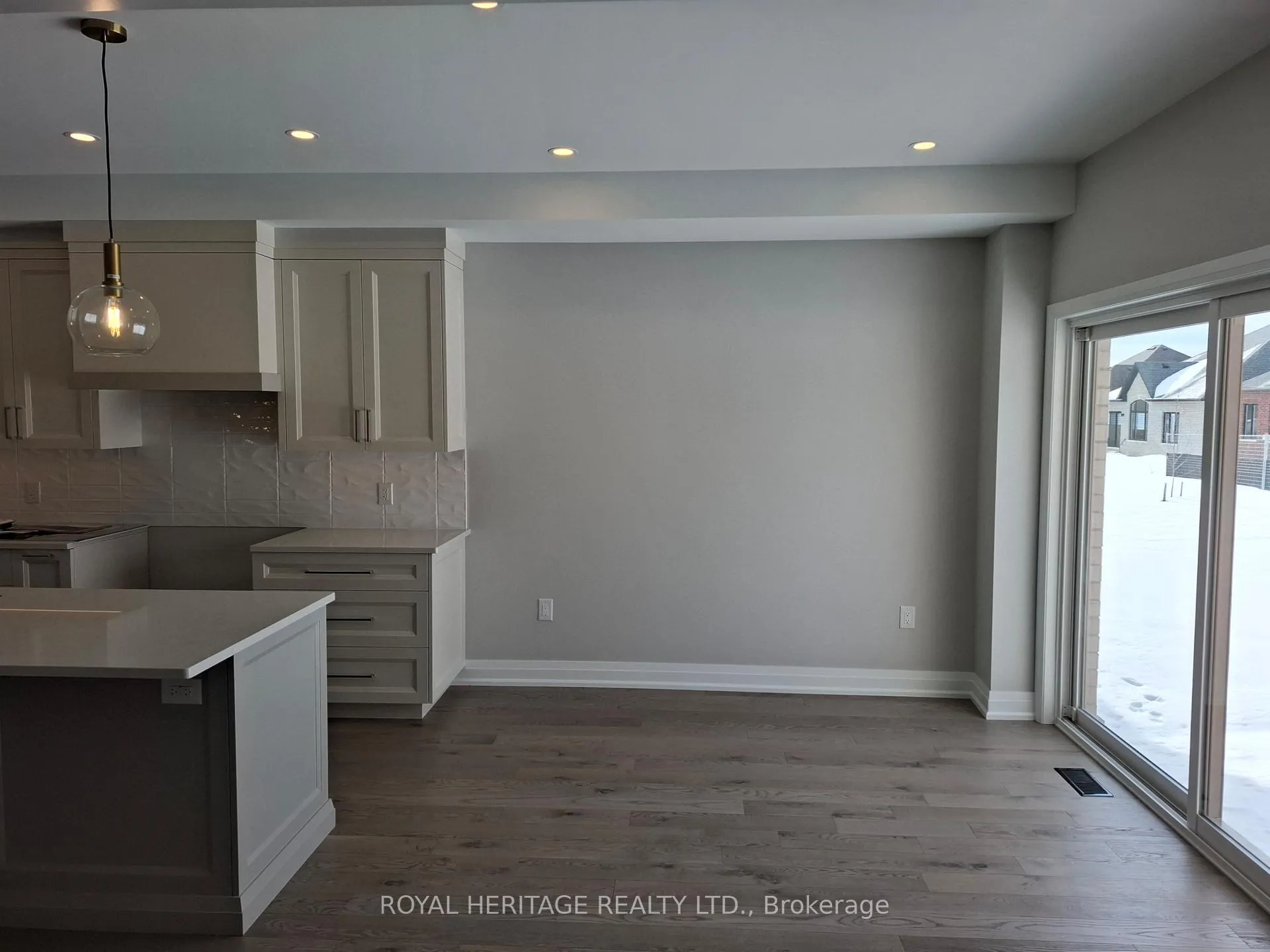 Photo 6 of 44 St Augustine Drive, Whitby, Brooklin — HOMEH