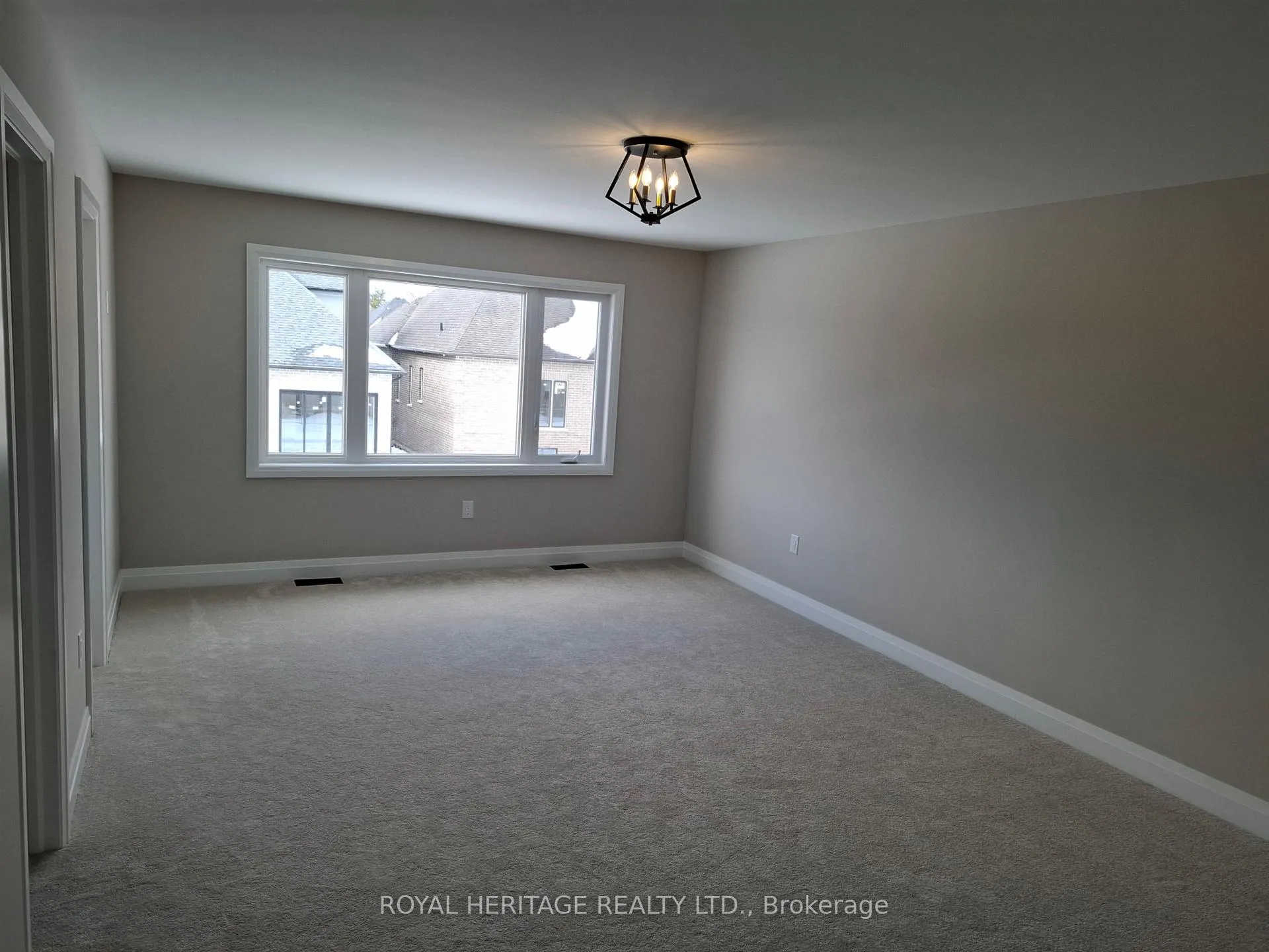 Photo 11 of 44 St Augustine Drive, Whitby, Brooklin — HOMEH