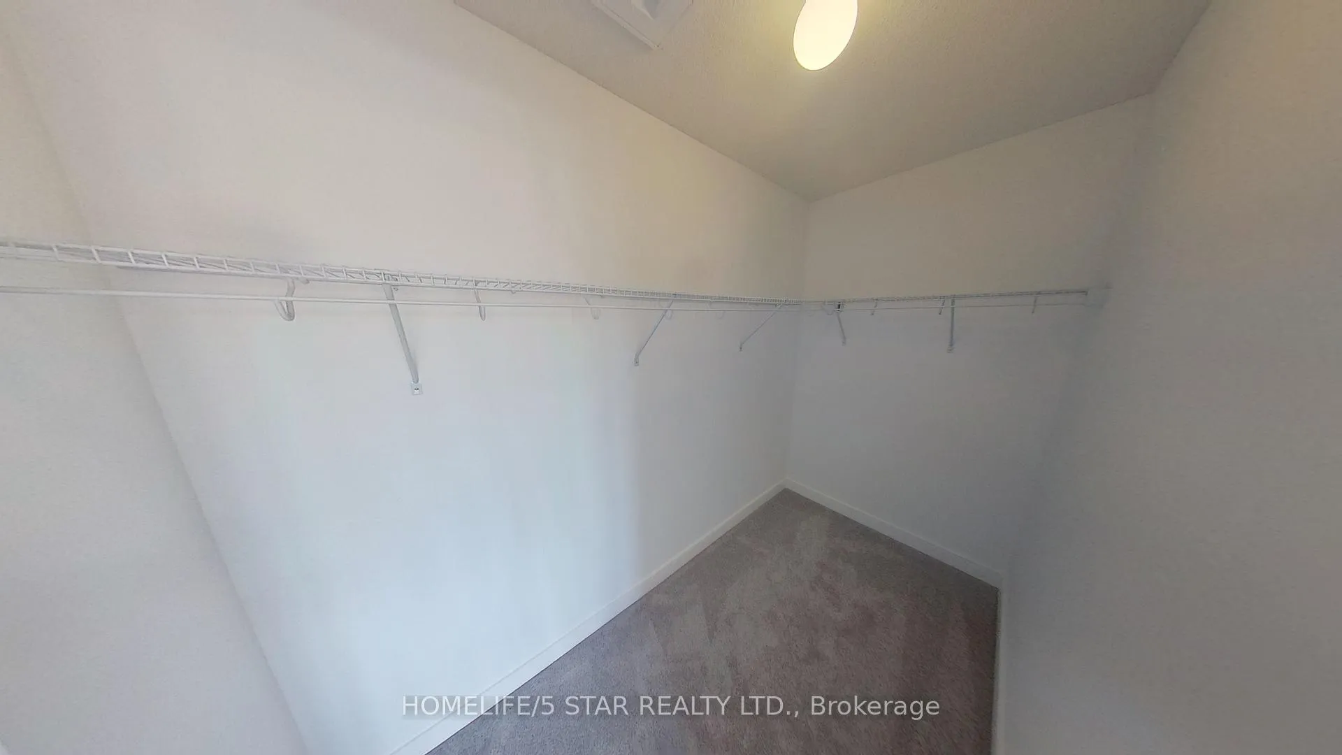 Photo 8 of 133 Blue Forest Crescent, Barrie, Innis-Shore — HOMEH
