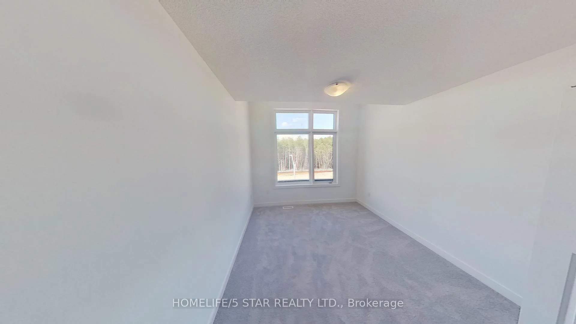 Photo 11 of 133 Blue Forest Crescent, Barrie, Innis-Shore — HOMEH