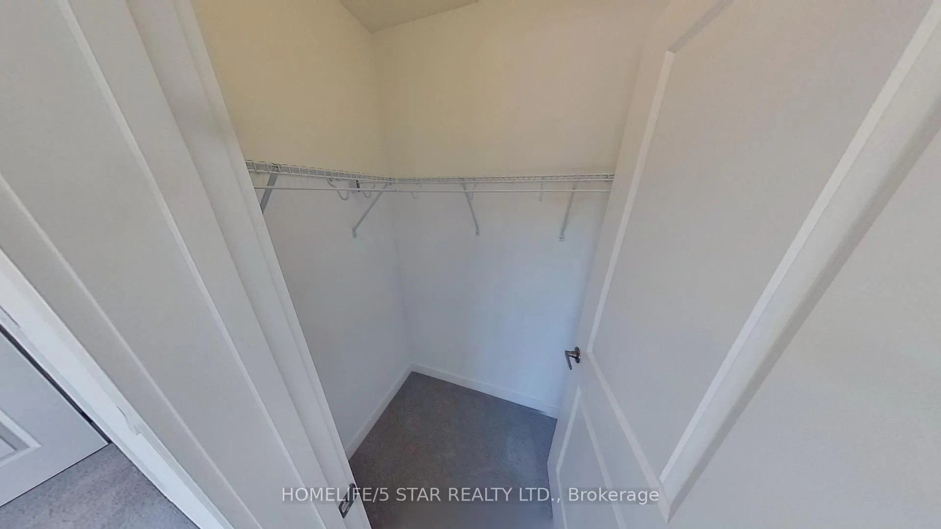 Photo 13 of 133 Blue Forest Crescent, Barrie, Innis-Shore — HOMEH