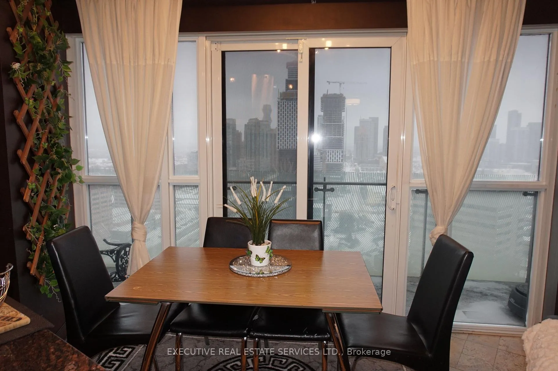 Photo 10 of Unit 2707, 50 Absolute Avenue, Mississauga, City Centre — HOMEH