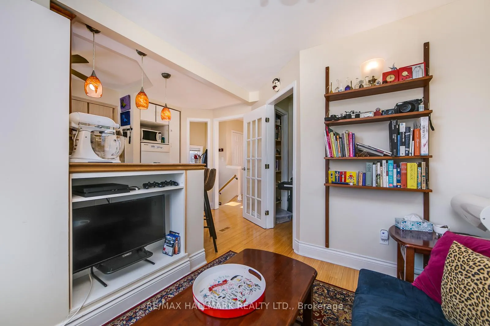 Photo 9 of Unit Upper, 96 Hertle Avenue, Toronto, Greenwood-Coxwell — HOMEH