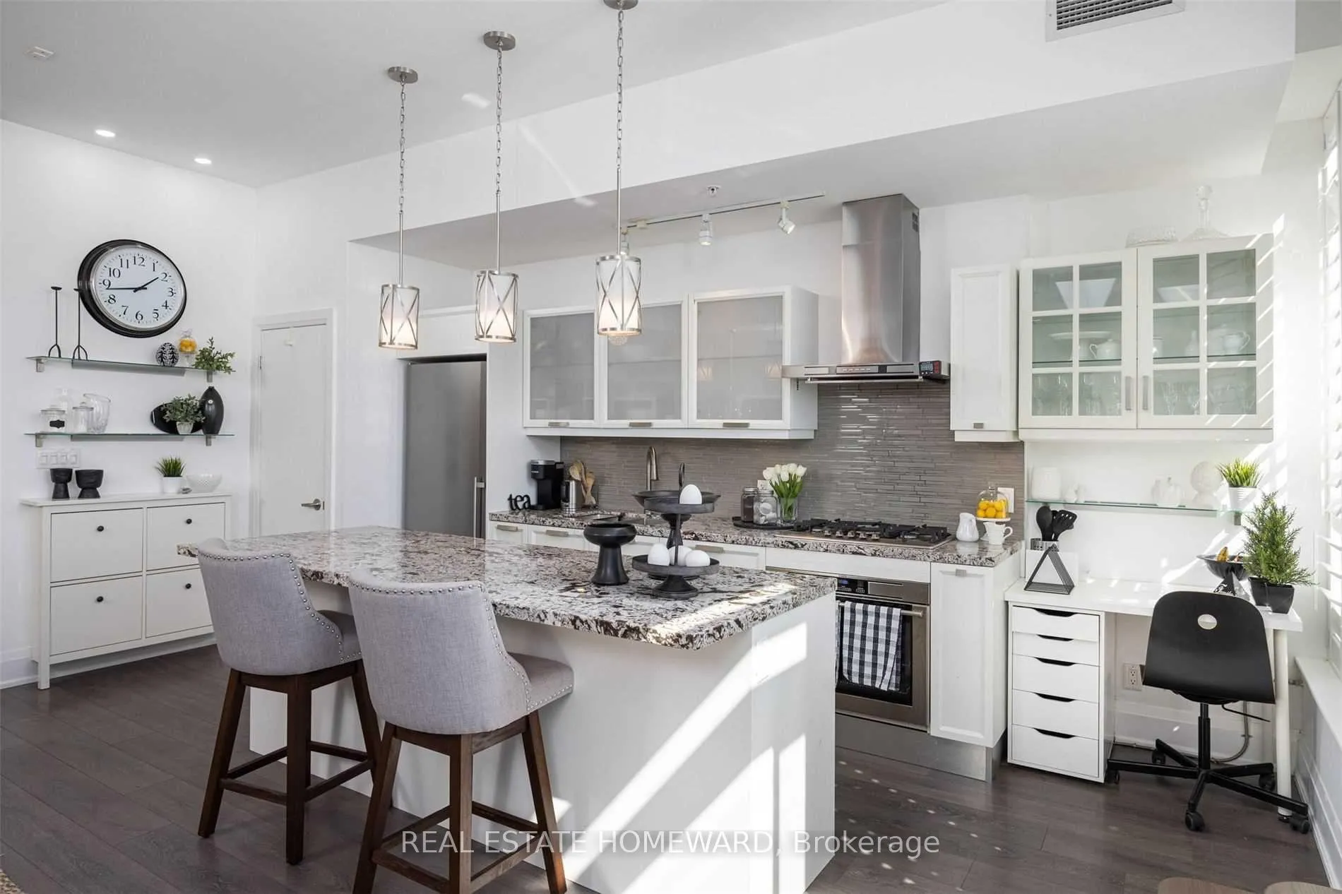 Photo 1 of Unit Ph7, 2 Bellefair Avenue, Toronto, The Beaches — HOMEH