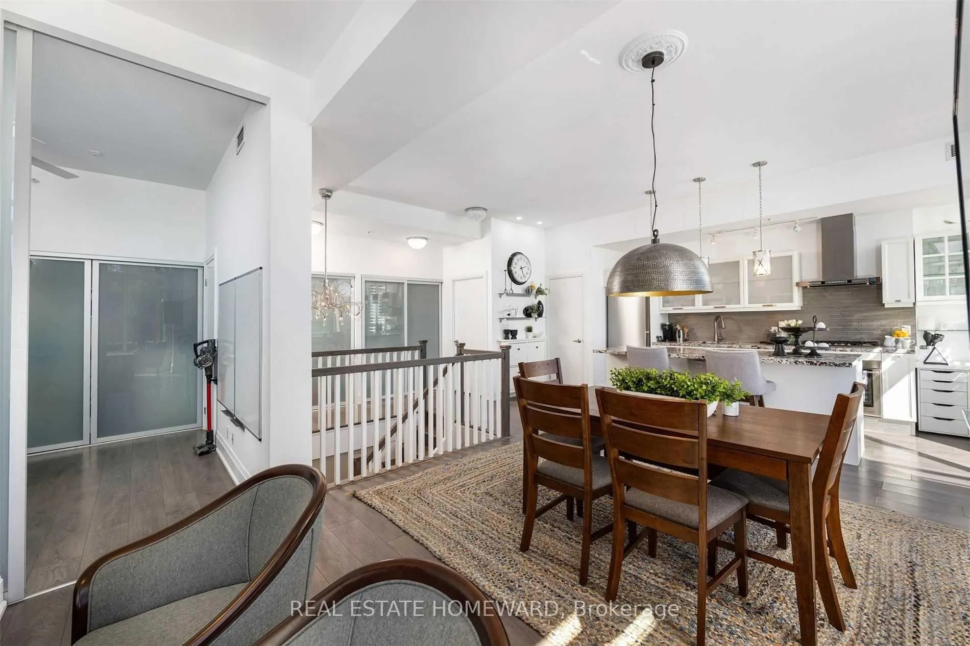Photo 5 of Unit Ph7, 2 Bellefair Avenue, Toronto, The Beaches — HOMEH