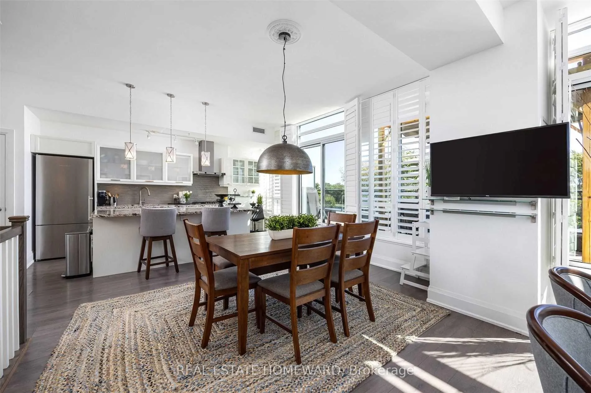 Photo 6 of Unit Ph7, 2 Bellefair Avenue, Toronto, The Beaches — HOMEH