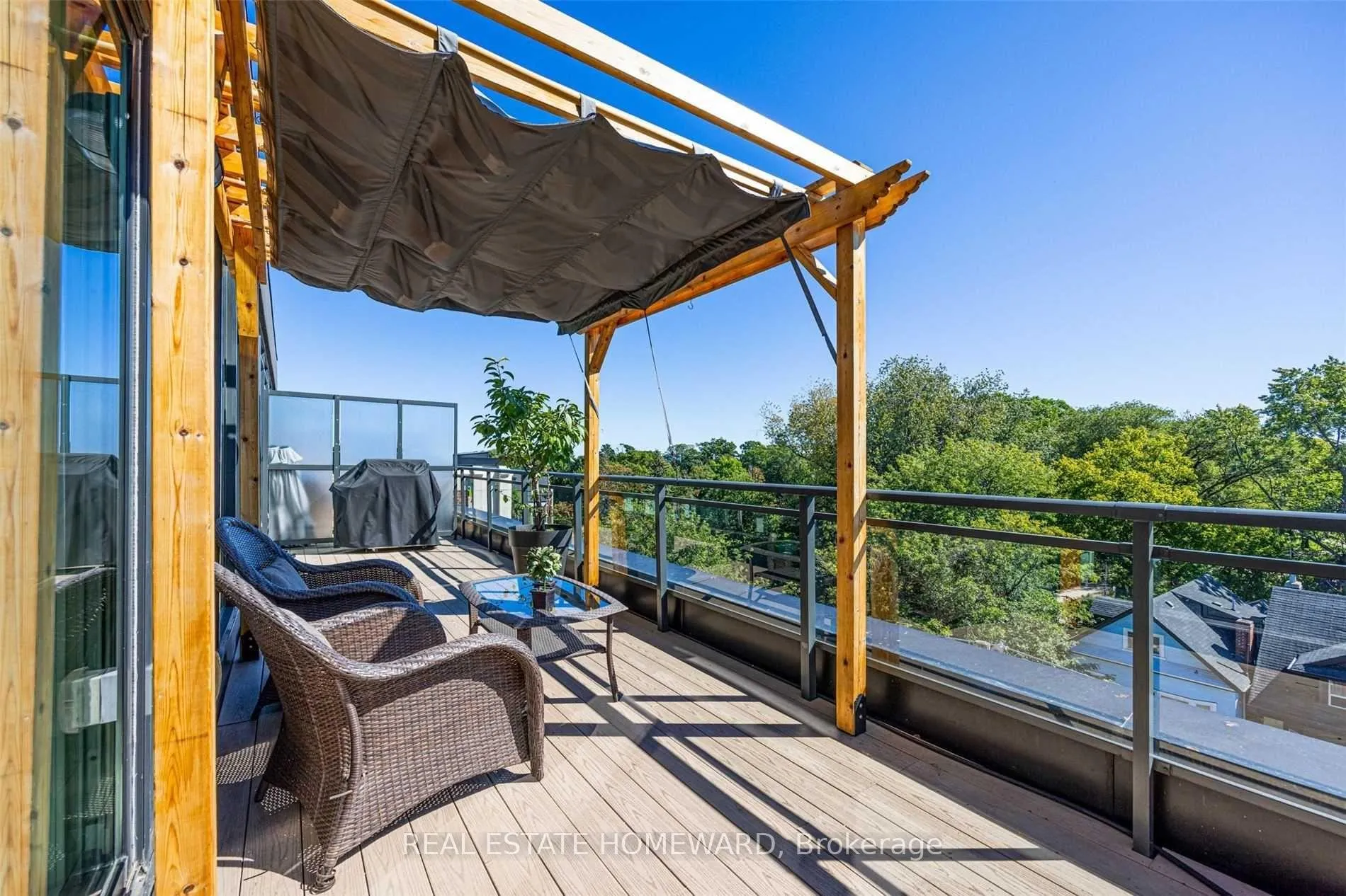 Photo 10 of Unit Ph7, 2 Bellefair Avenue, Toronto, The Beaches — HOMEH